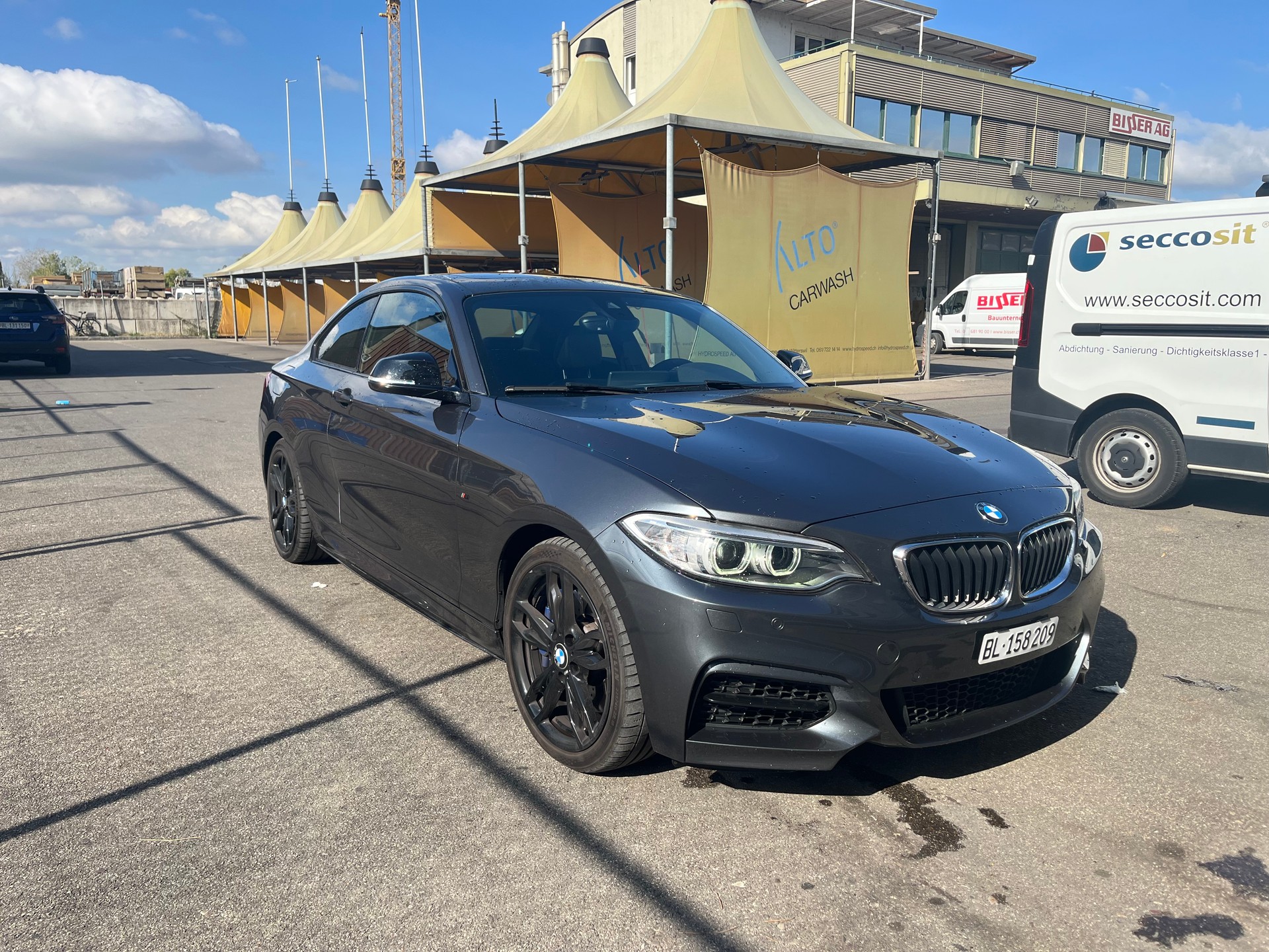 BMW M240i xDrive-image-0