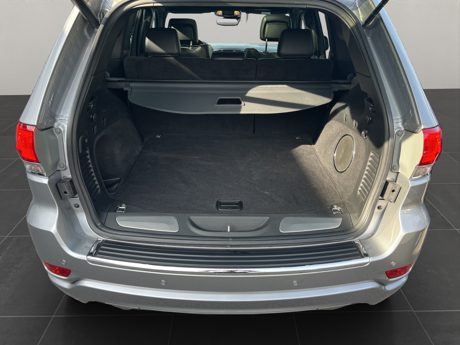 JEEP Grand Cherokee 3.0 CRD 250 Overland-image-14