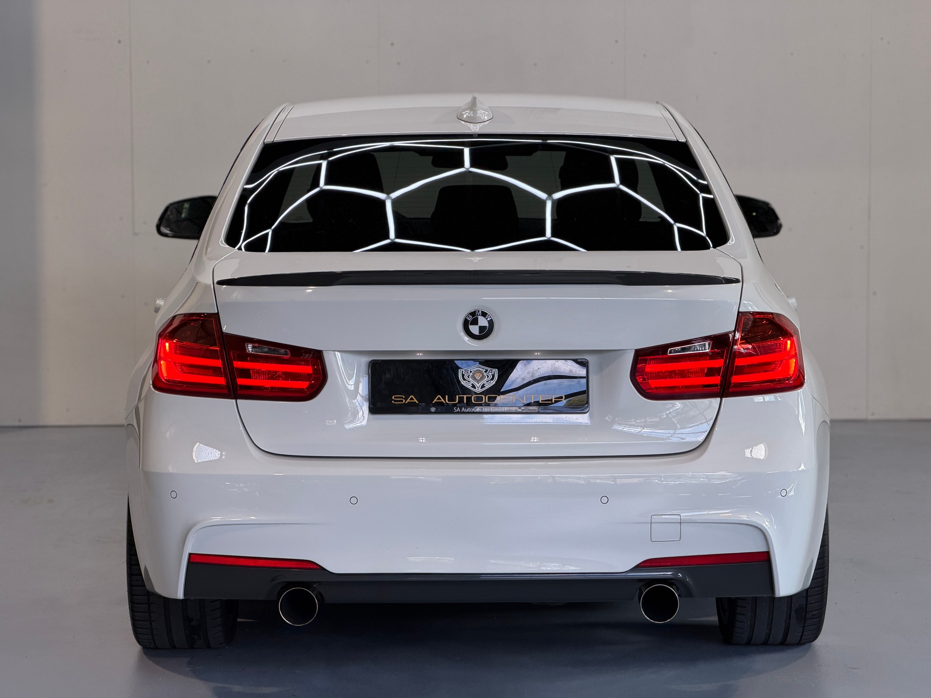 BMW 335i M-Performance Steptronic-image-7