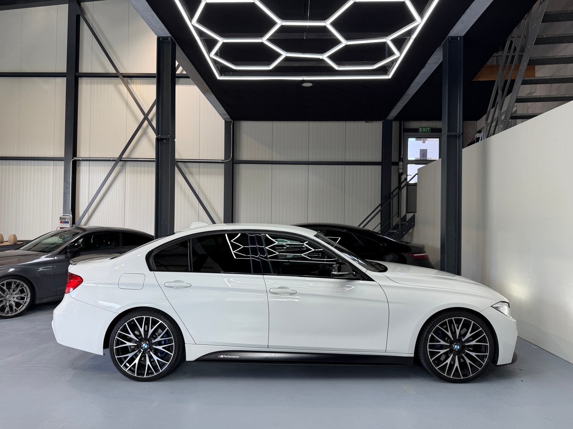 BMW 335i M-Performance Steptronic-image-4