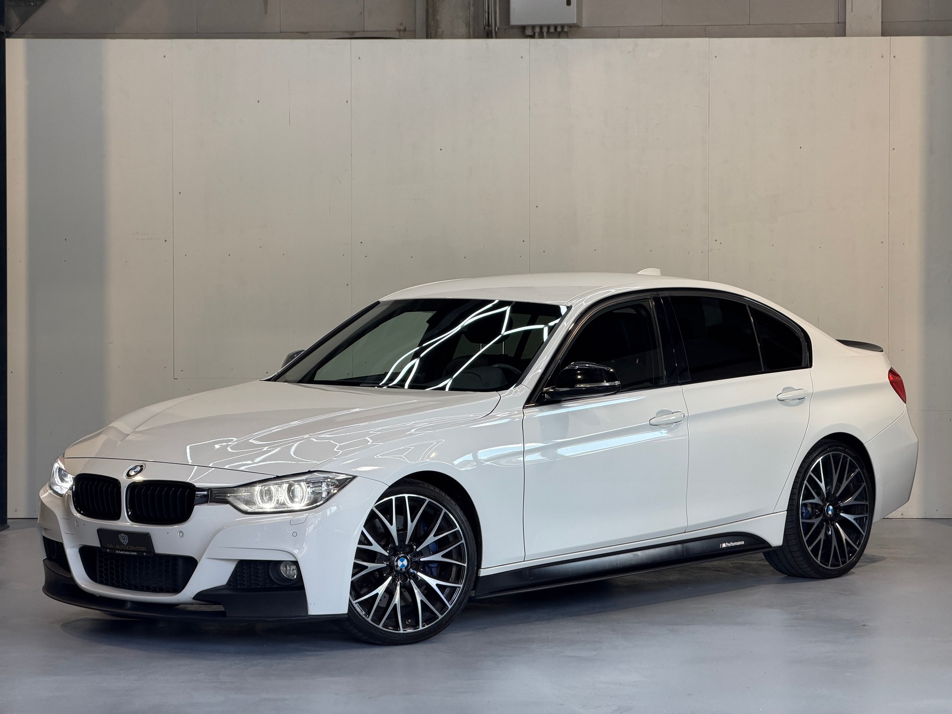 BMW 335i M-Performance Steptronic-image-0