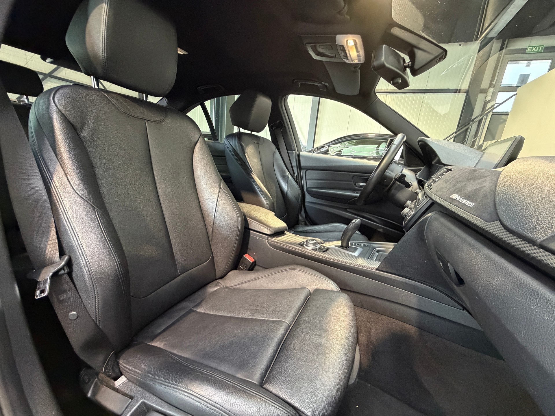 BMW 335i M-Performance Steptronic-image-11