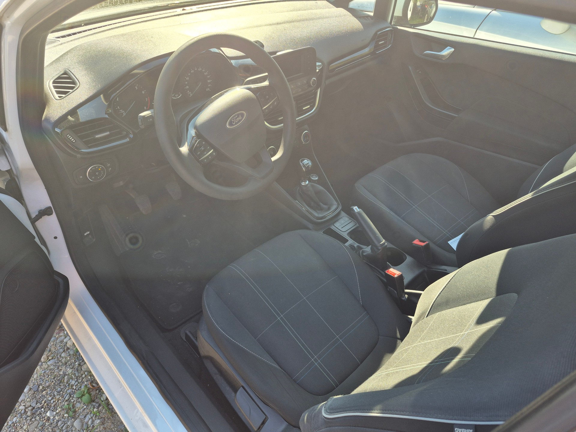 FORD Fiesta 1.0 SCTi Business-image-4
