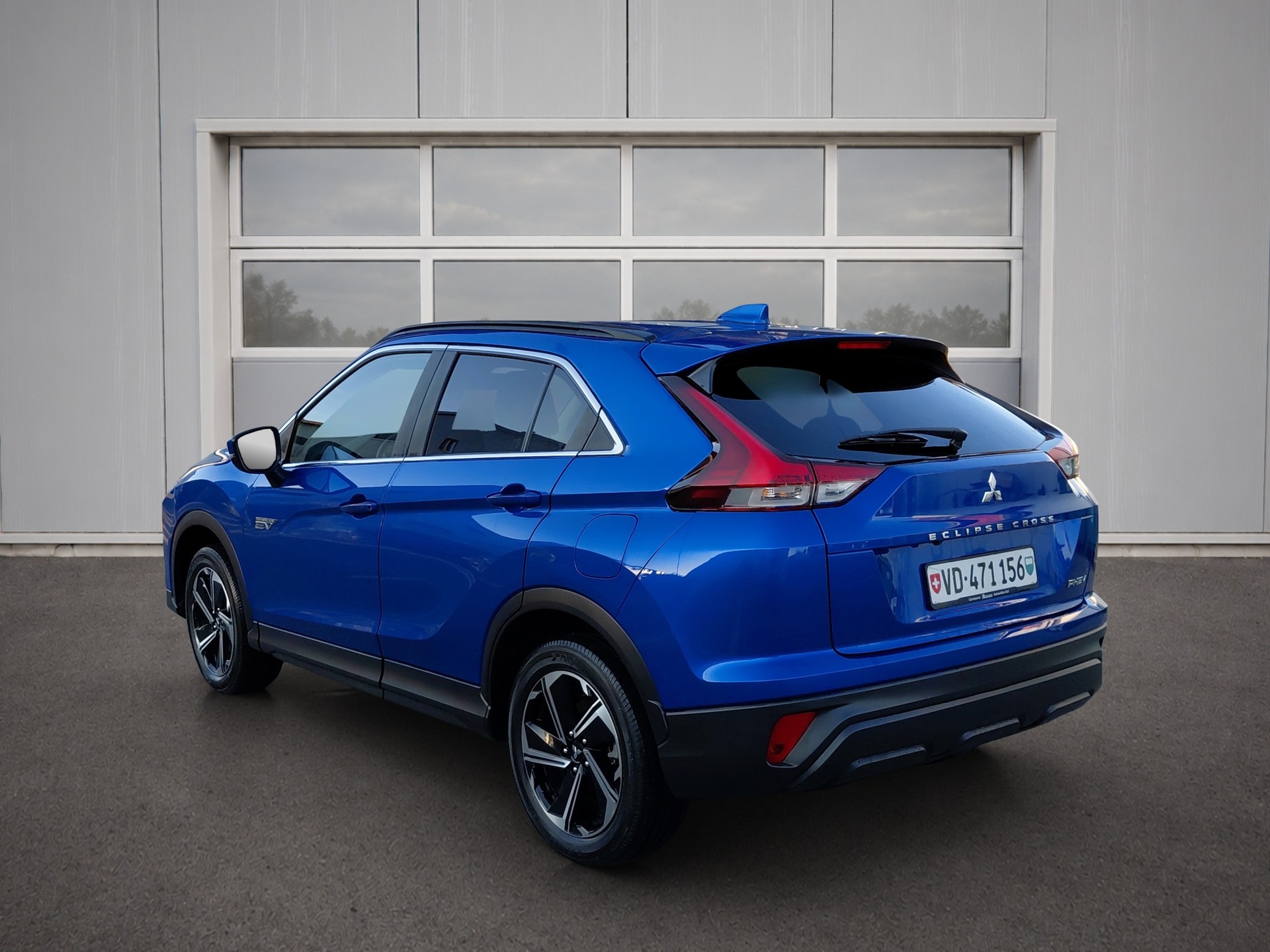 MITSUBISHI Eclipse Cross 2.4 PHEV Intense 4WD-image-4