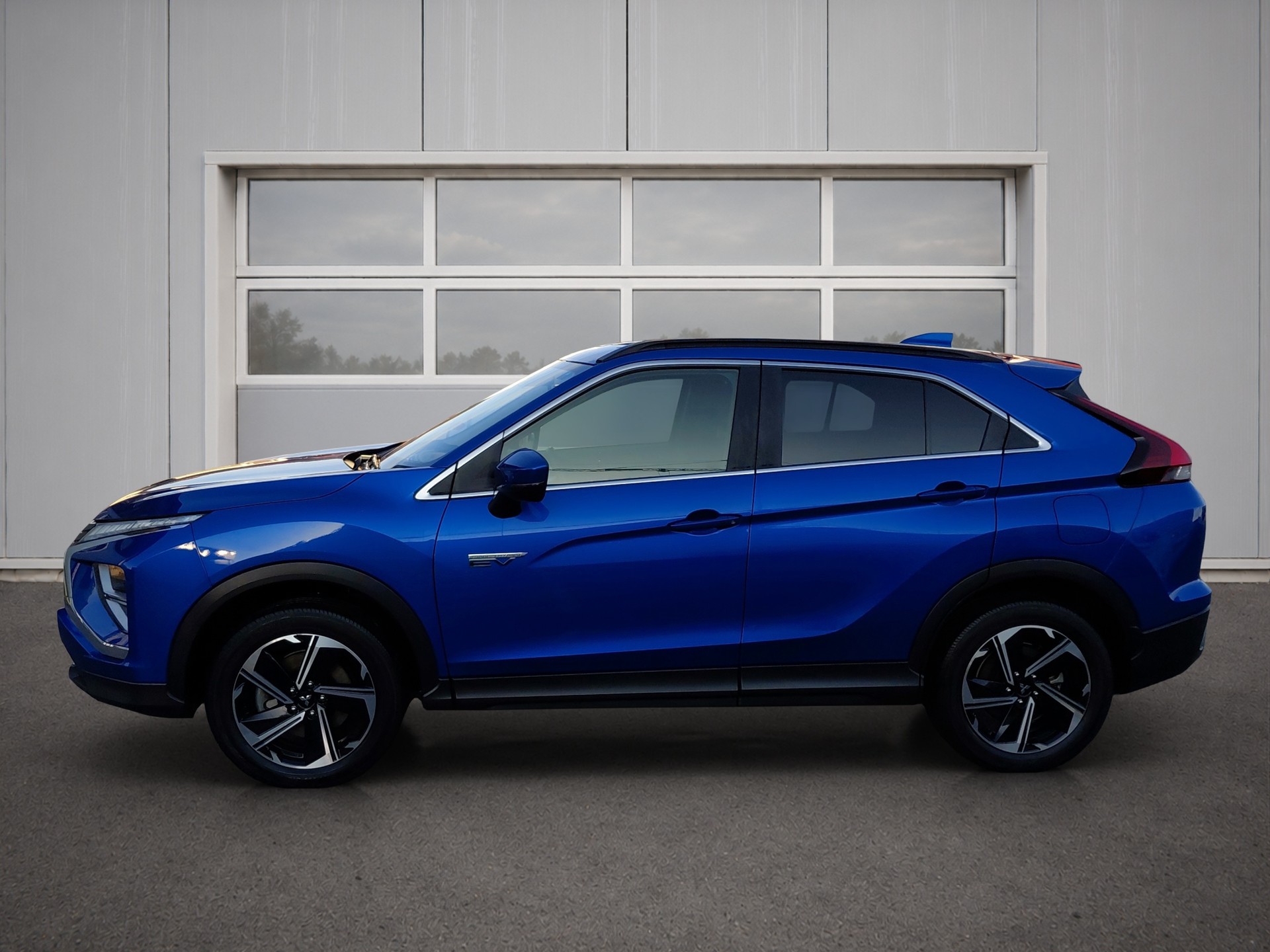 MITSUBISHI Eclipse Cross 2.4 PHEV Intense 4WD-image-3