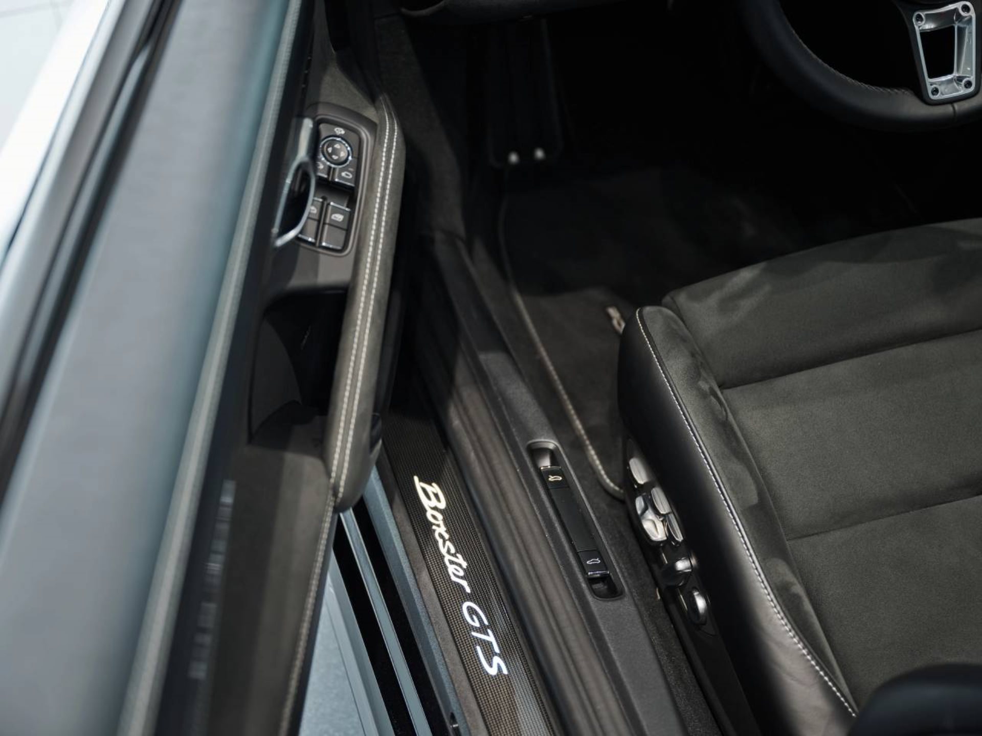 PORSCHE 718 Boxster GTS 4.0-image-27