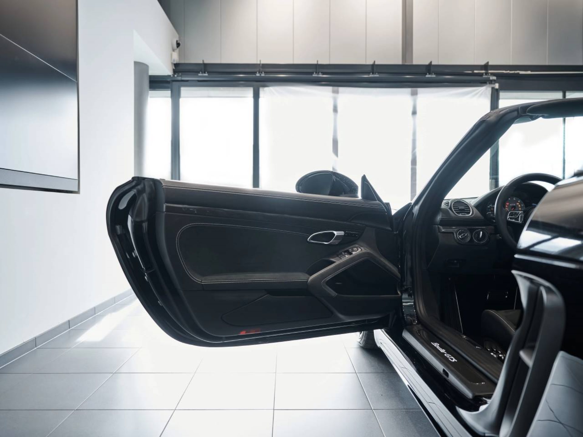 PORSCHE 718 Boxster GTS 4.0-image-26