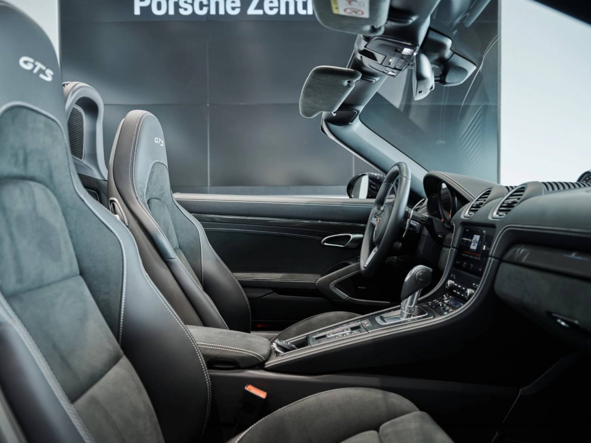 PORSCHE 718 Boxster GTS 4.0-image-24