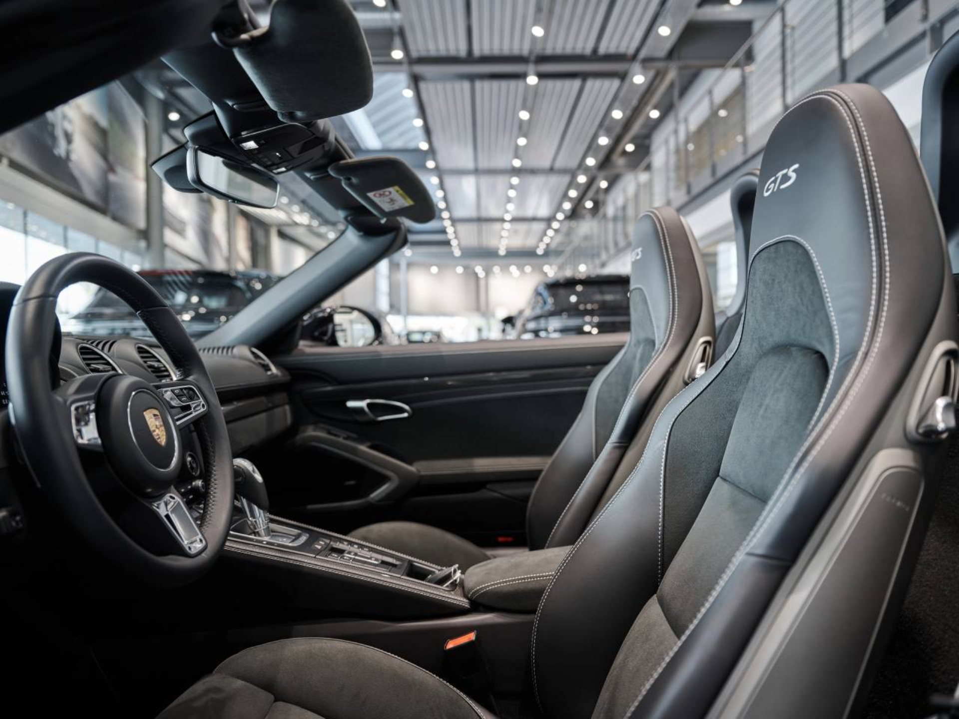 PORSCHE 718 Boxster GTS 4.0-image-3