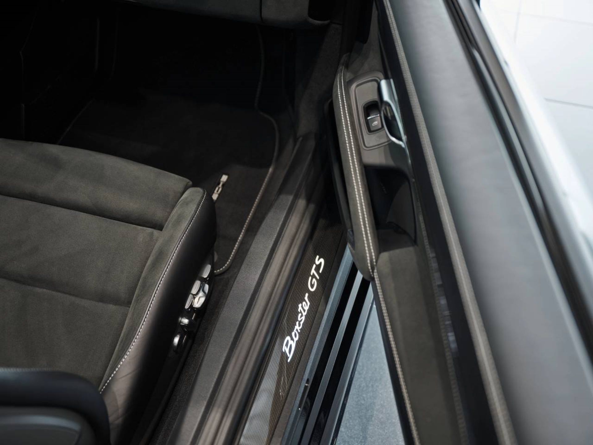 PORSCHE 718 Boxster GTS 4.0-image-29