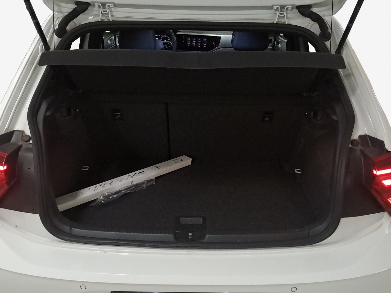 VW Polo 2.0 TSI GTI DSG-image-12