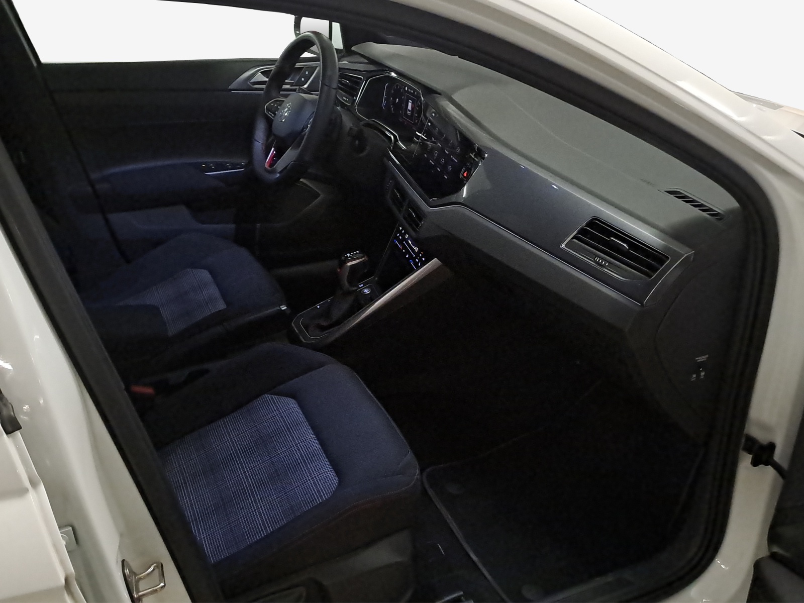 VW Polo 2.0 TSI GTI DSG-image-13