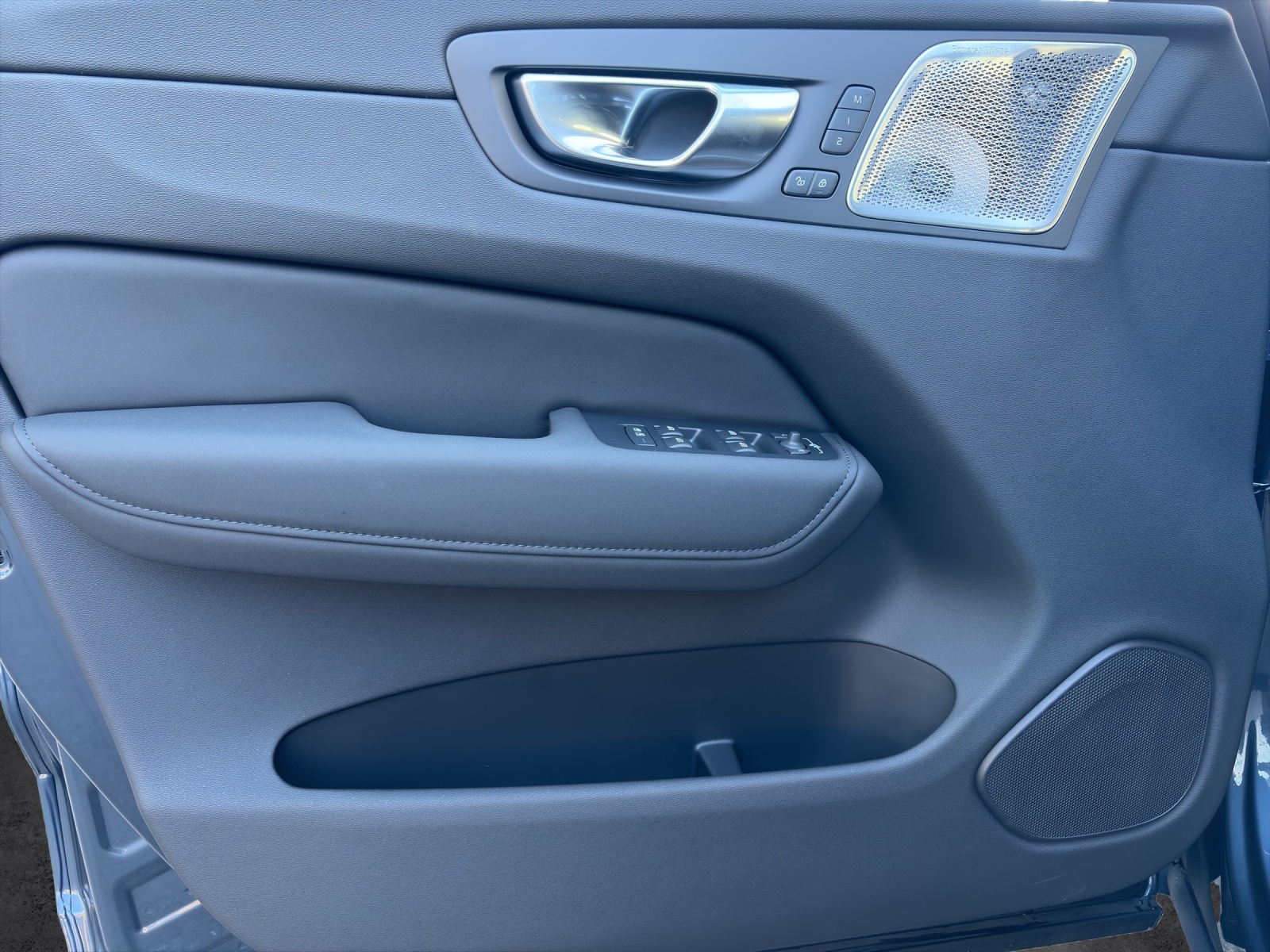 VOLVO XC60 2.0 T8 TE Black Edition eAWD-image-14