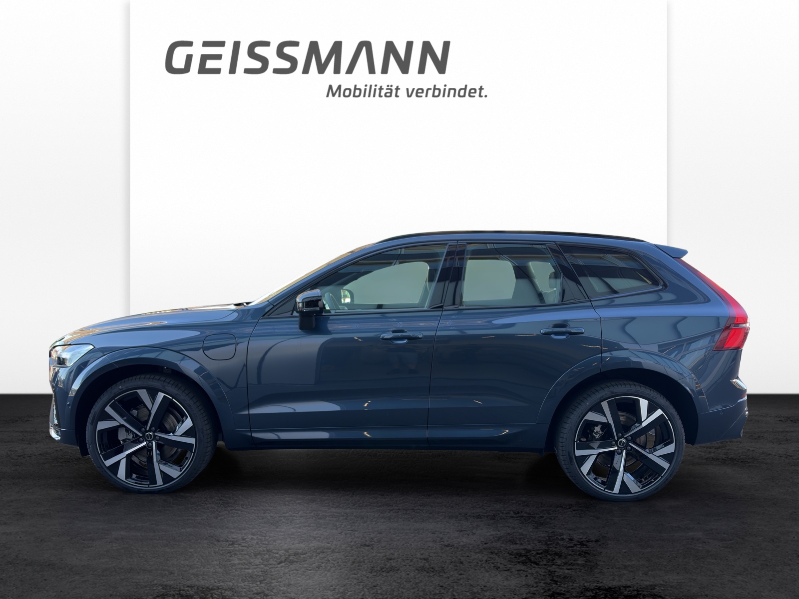 VOLVO XC60 2.0 T8 TE Black Edition eAWD-image-2