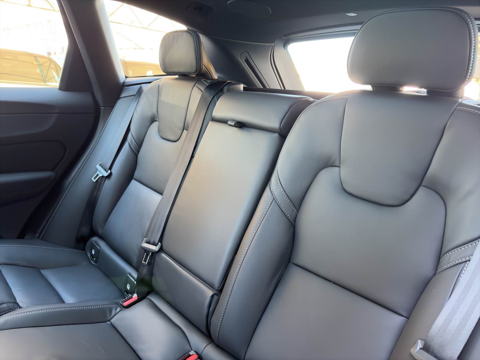 VOLVO XC60 2.0 T8 TE Black Edition eAWD-image-15