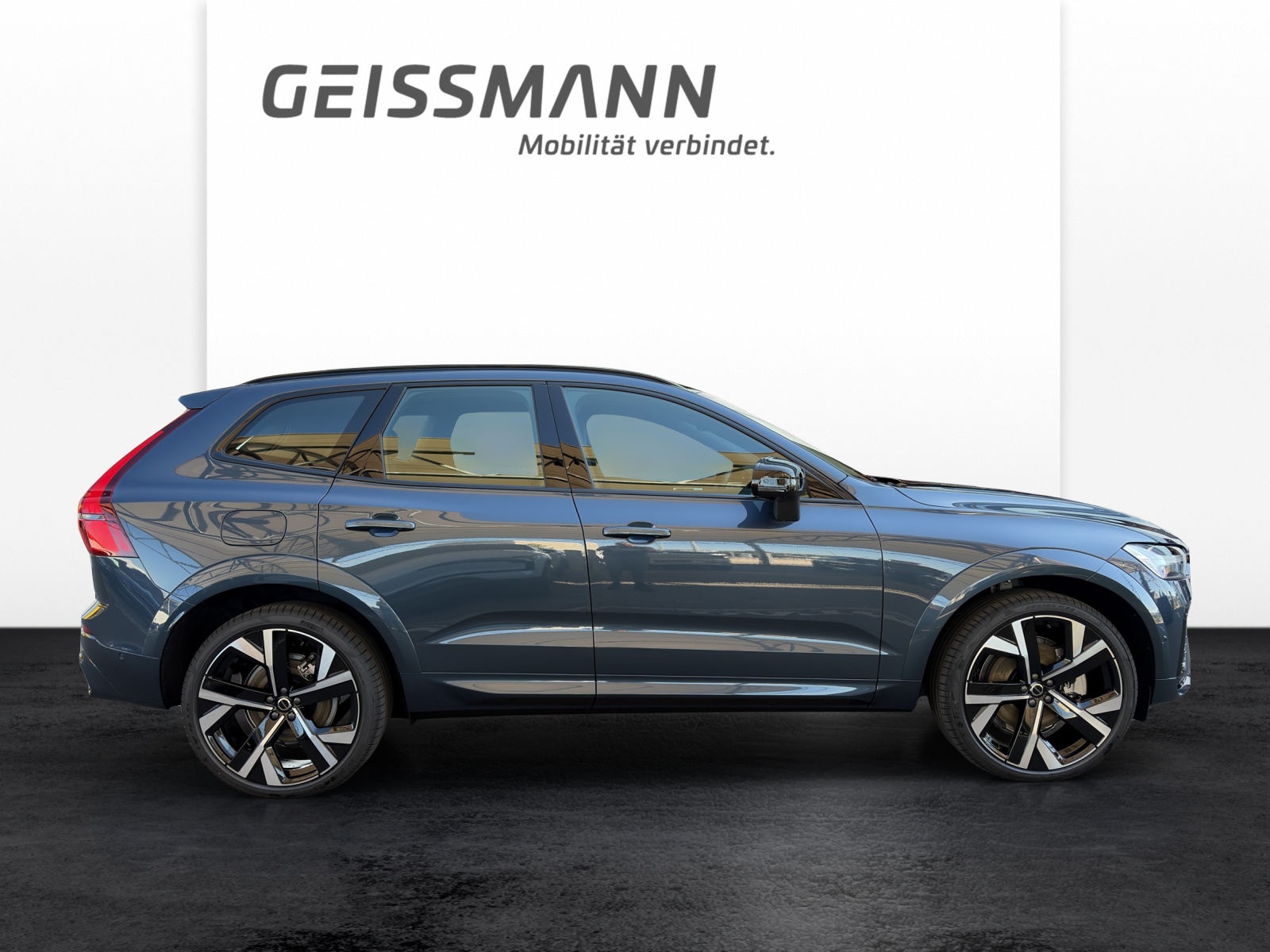 VOLVO XC60 2.0 T8 TE Black Edition eAWD-image-3