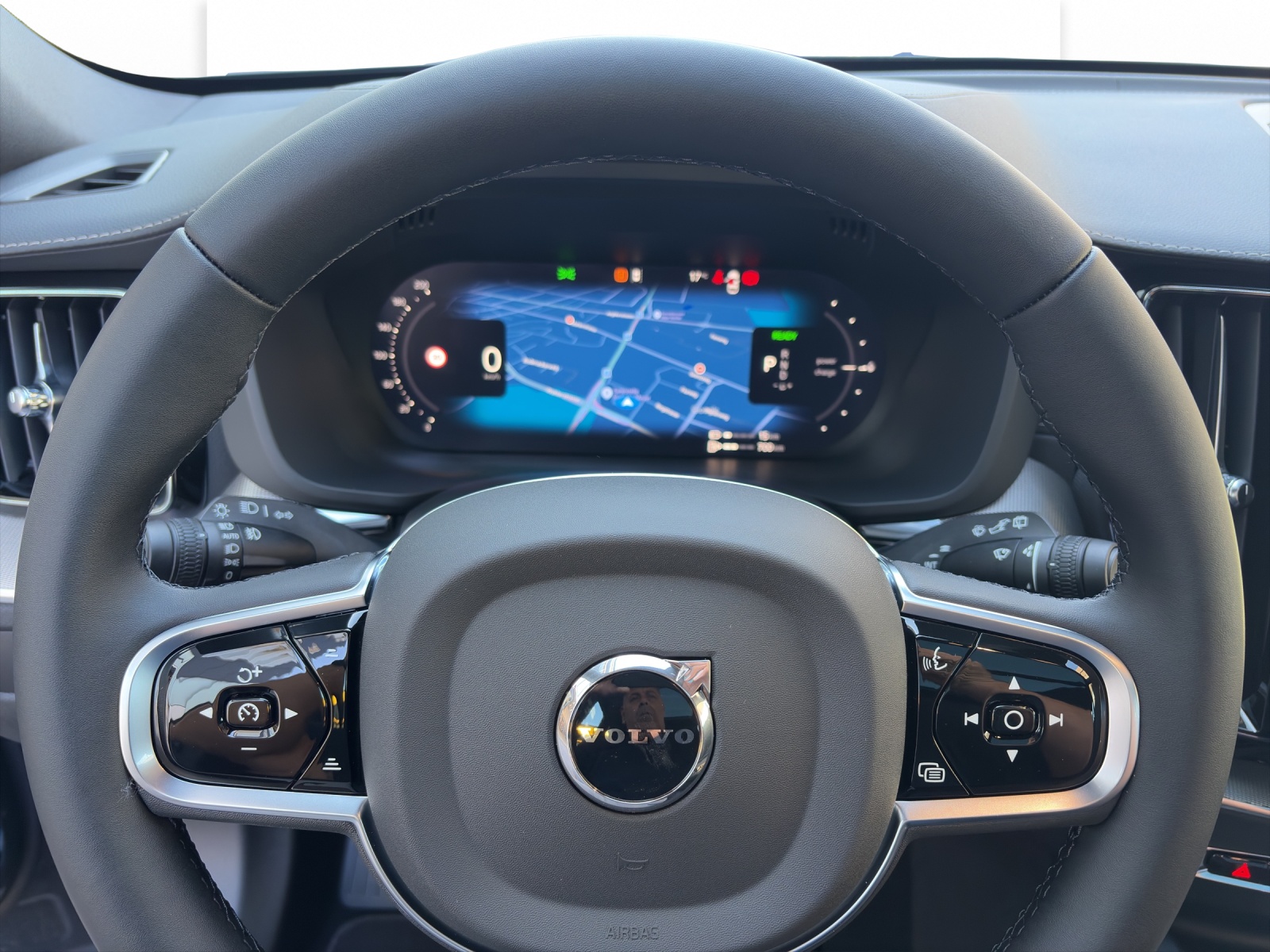 VOLVO XC60 2.0 T8 TE Black Edition eAWD-image-10