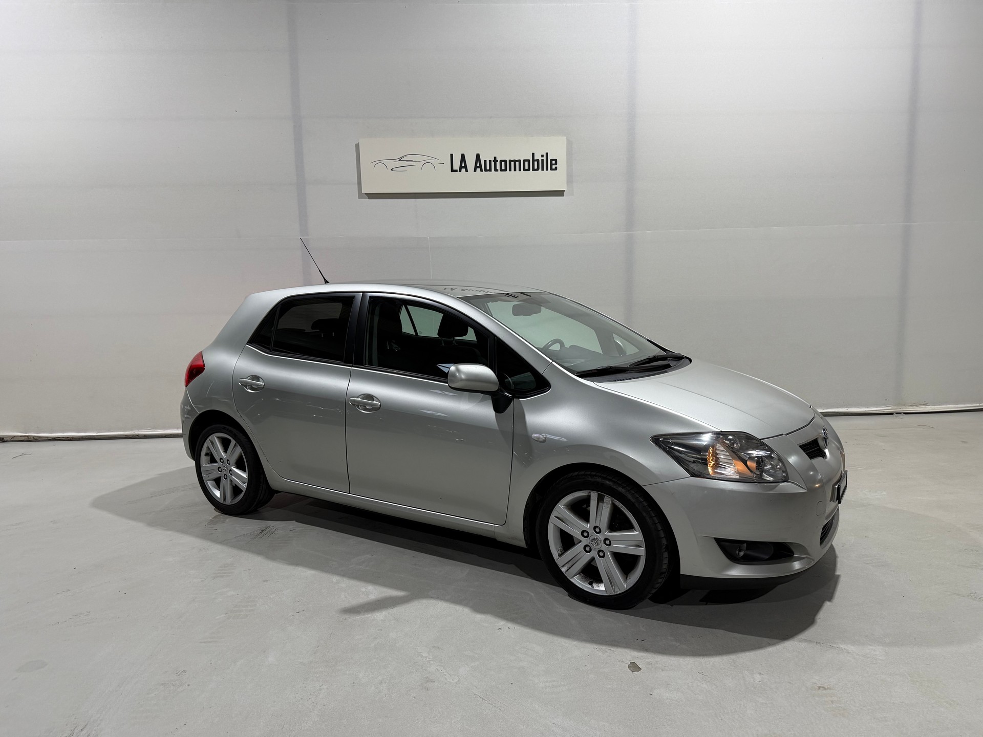 TOYOTA Auris 2.2 D-4D CleanPower Linea Sol Premium-image-5