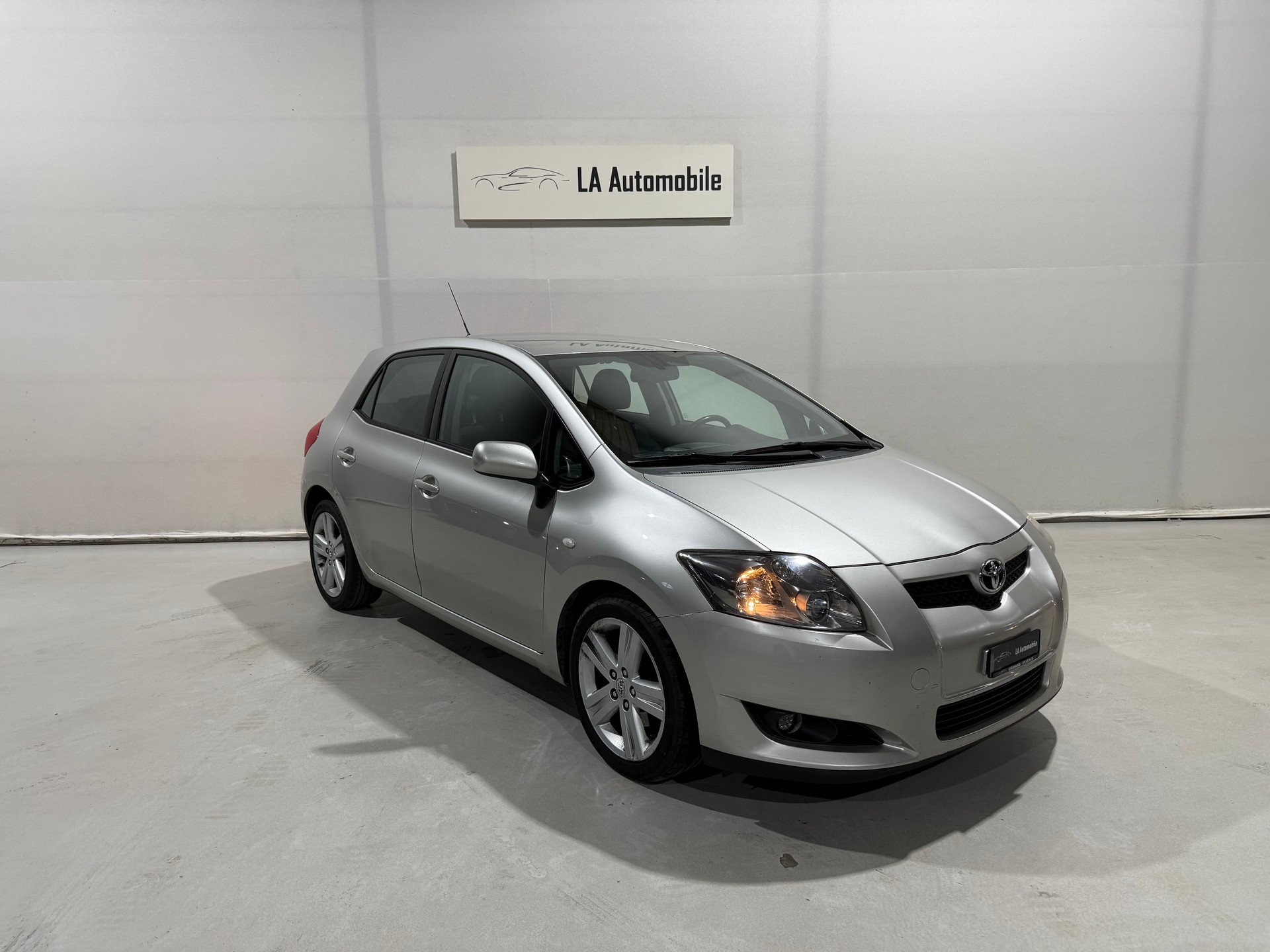 TOYOTA Auris 2.2 D-4D CleanPower Linea Sol Premium-image-4