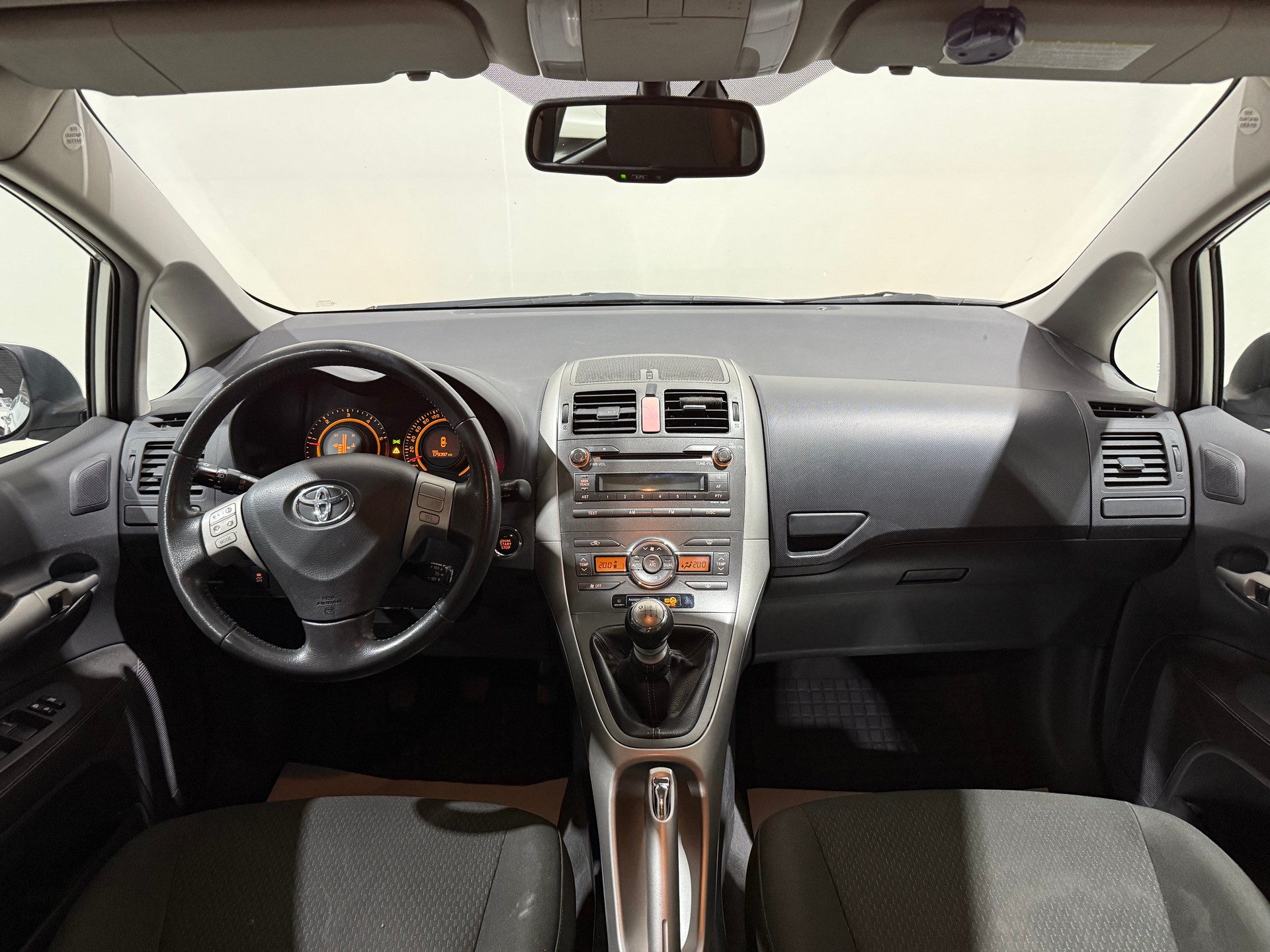 TOYOTA Auris 2.2 D-4D CleanPower Linea Sol Premium-image-12