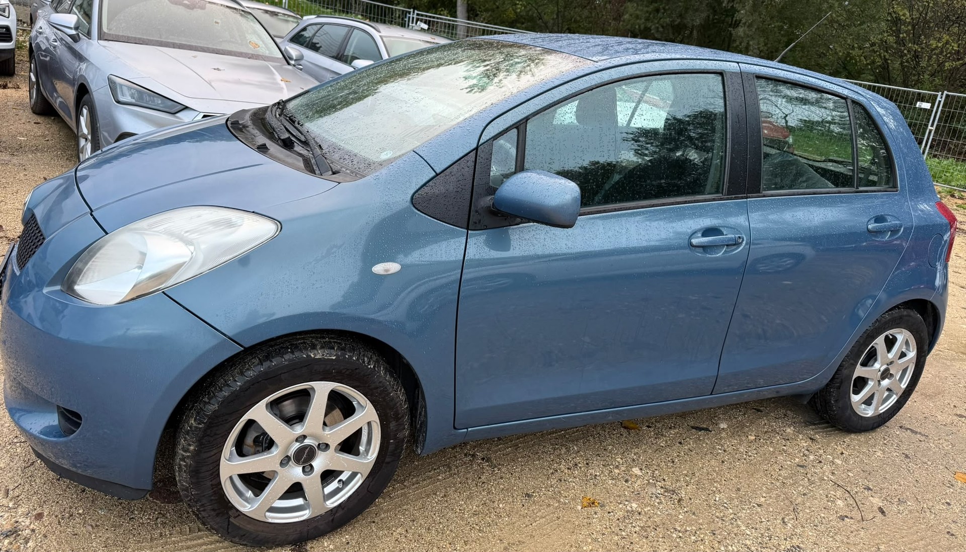 TOYOTA YARIS-image-1