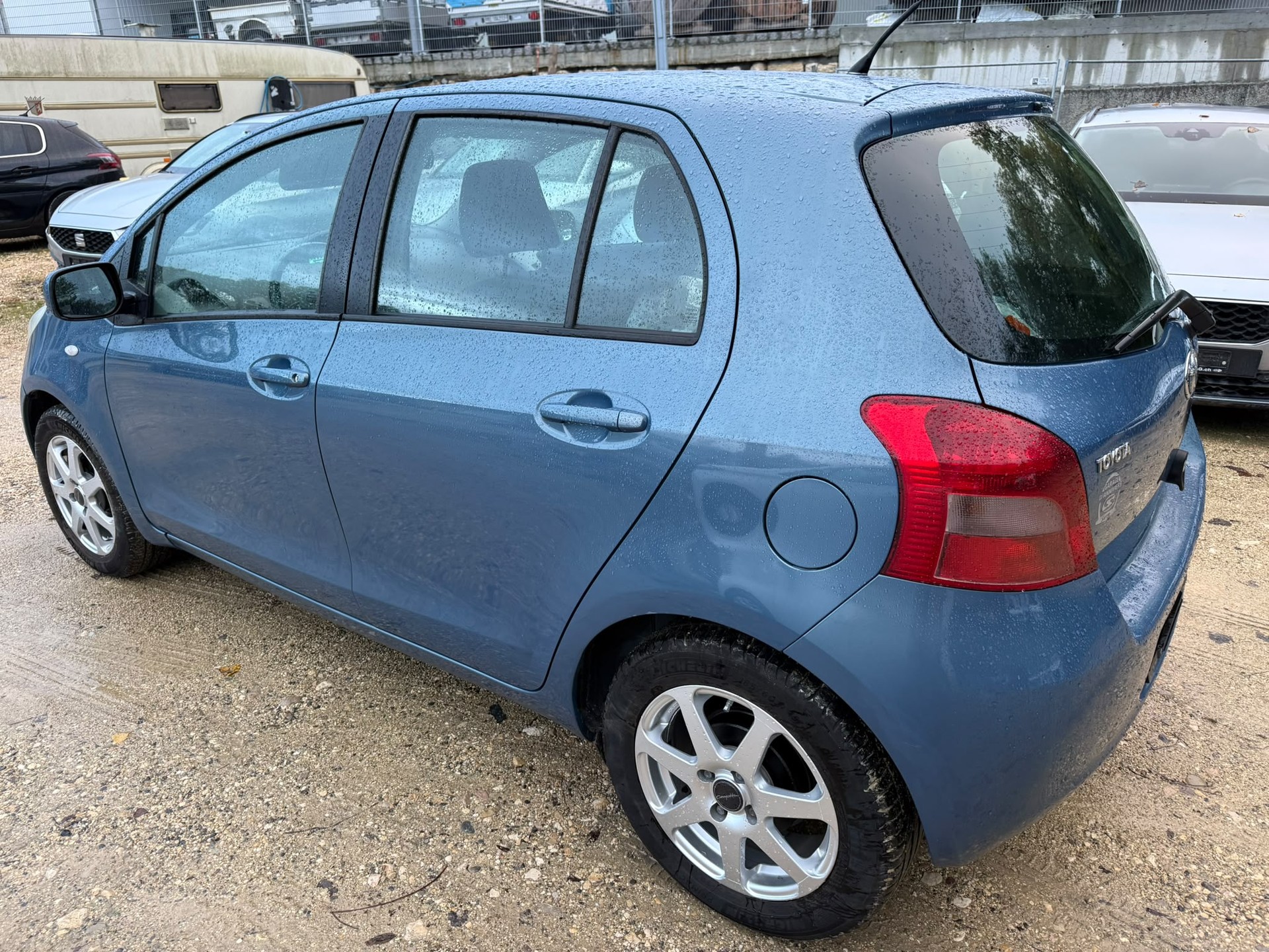 TOYOTA YARIS-image-2