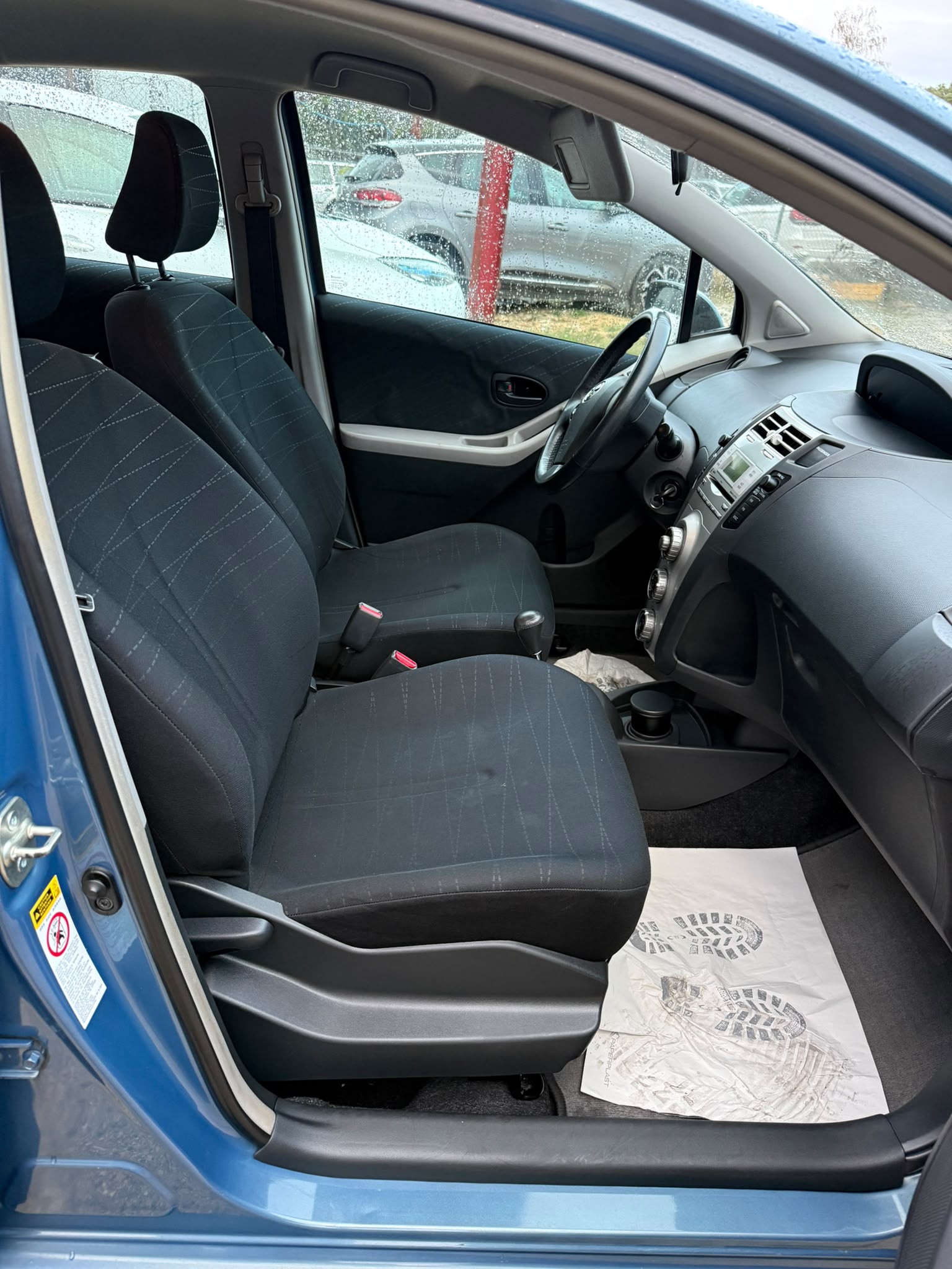TOYOTA YARIS-image-7