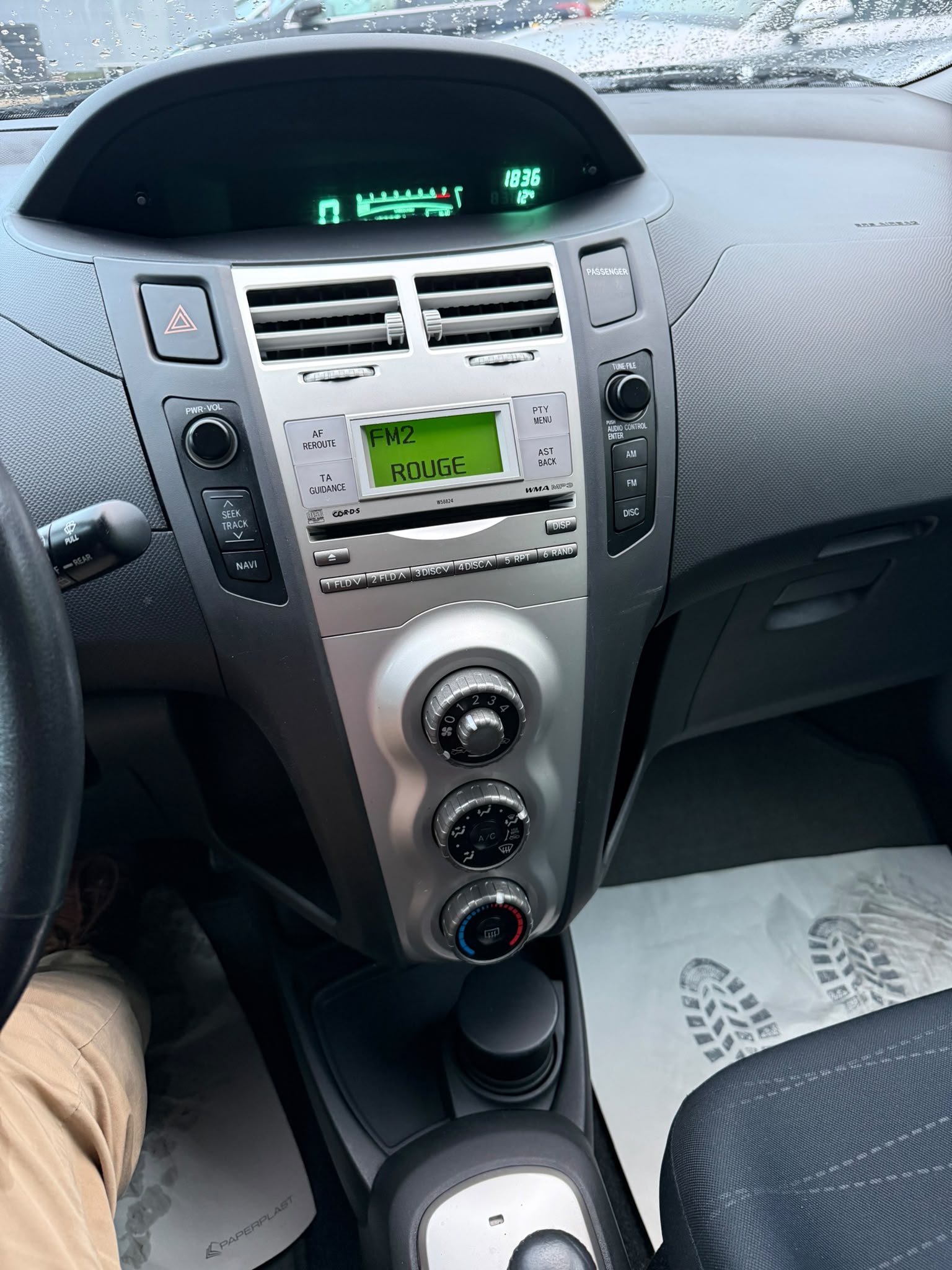TOYOTA YARIS-image-11