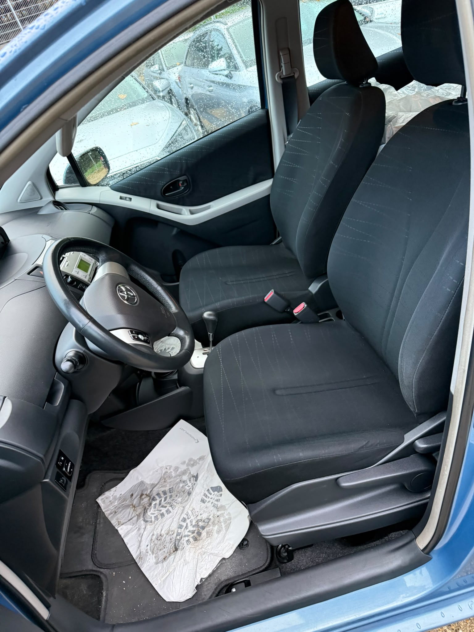 TOYOTA YARIS-image-8