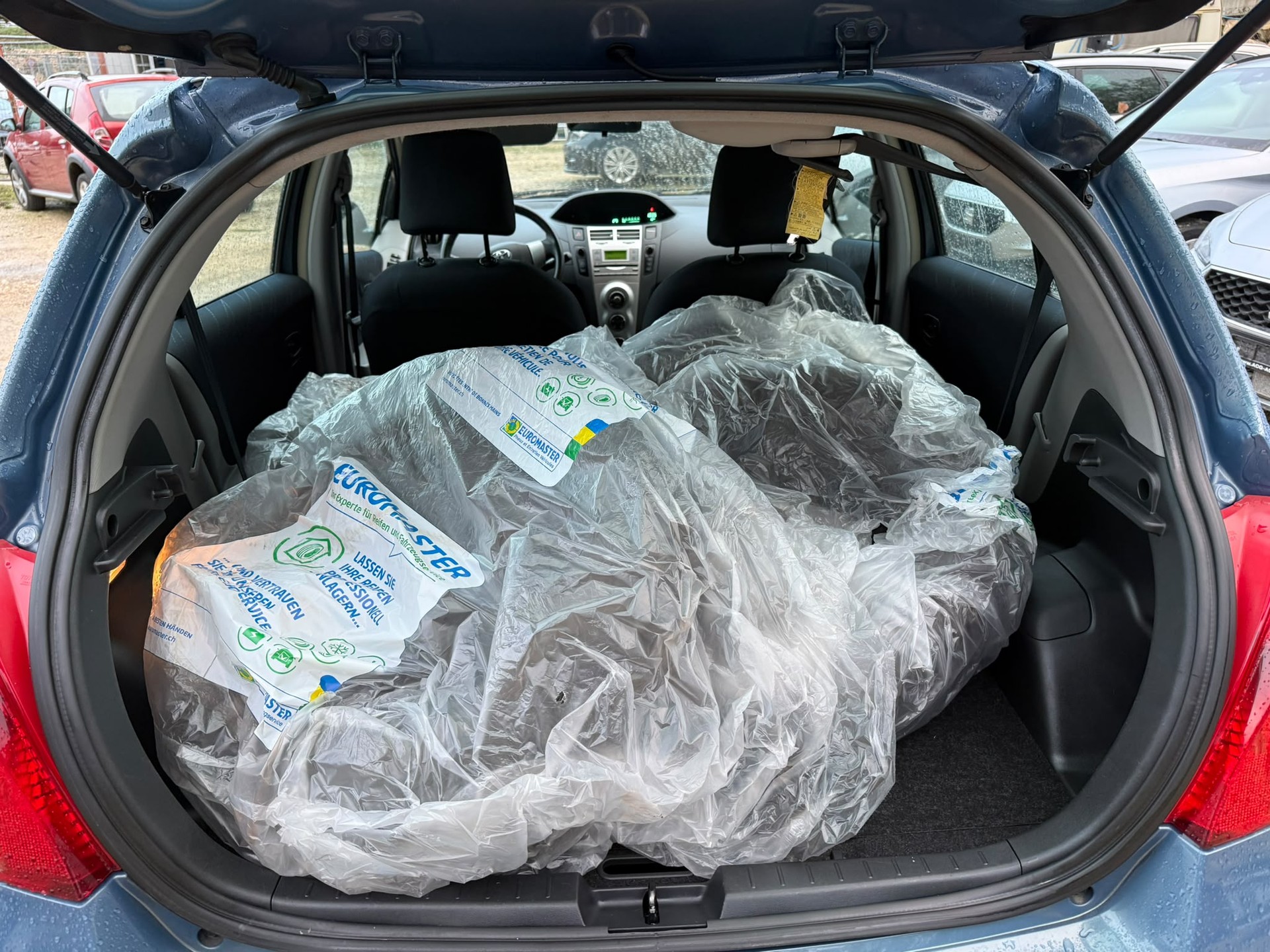 TOYOTA YARIS-image-6
