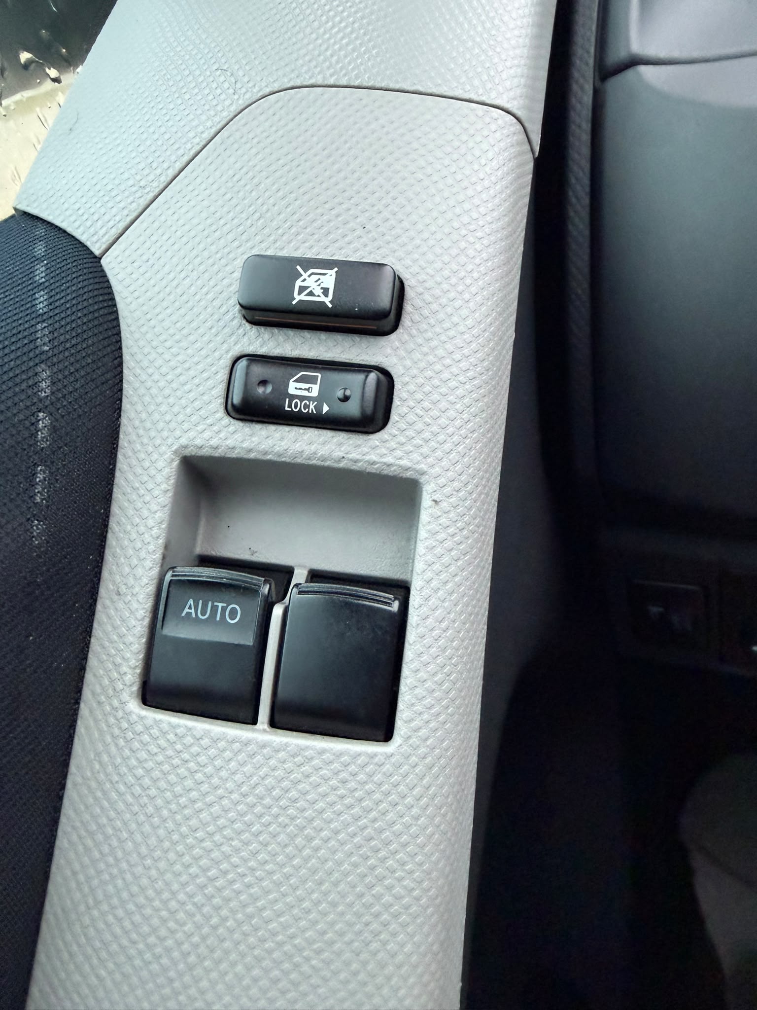 TOYOTA YARIS-image-12