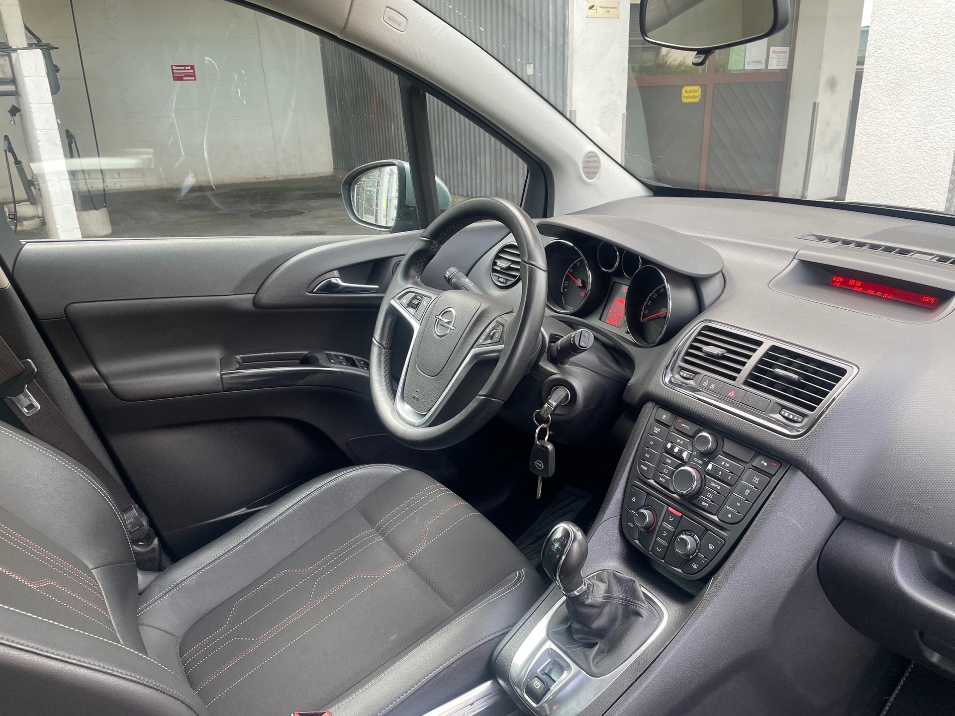 OPEL Meriva 1.4 Turbo Color Edition-image-7