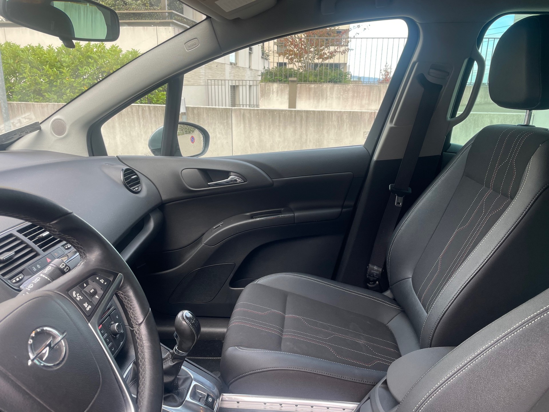 OPEL Meriva 1.4 Turbo Color Edition-image-8
