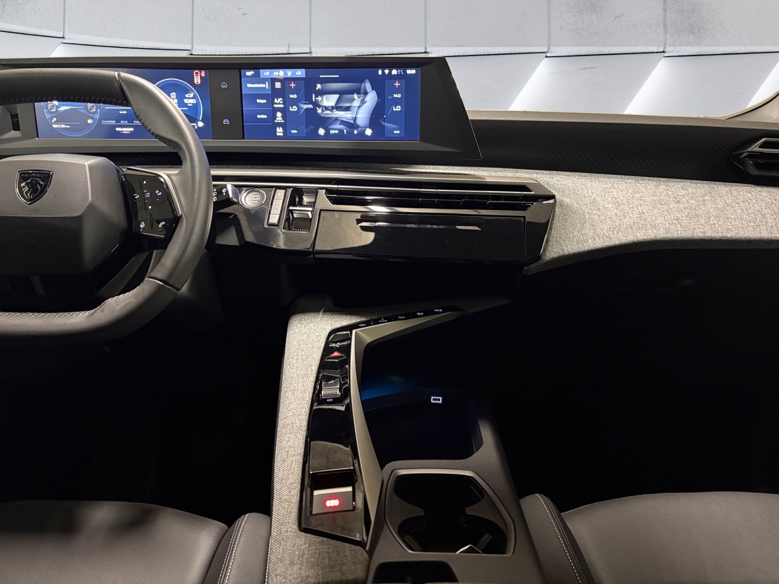 PEUGEOT 5008 145 Hybrid e-DCS6 Allure-image-10