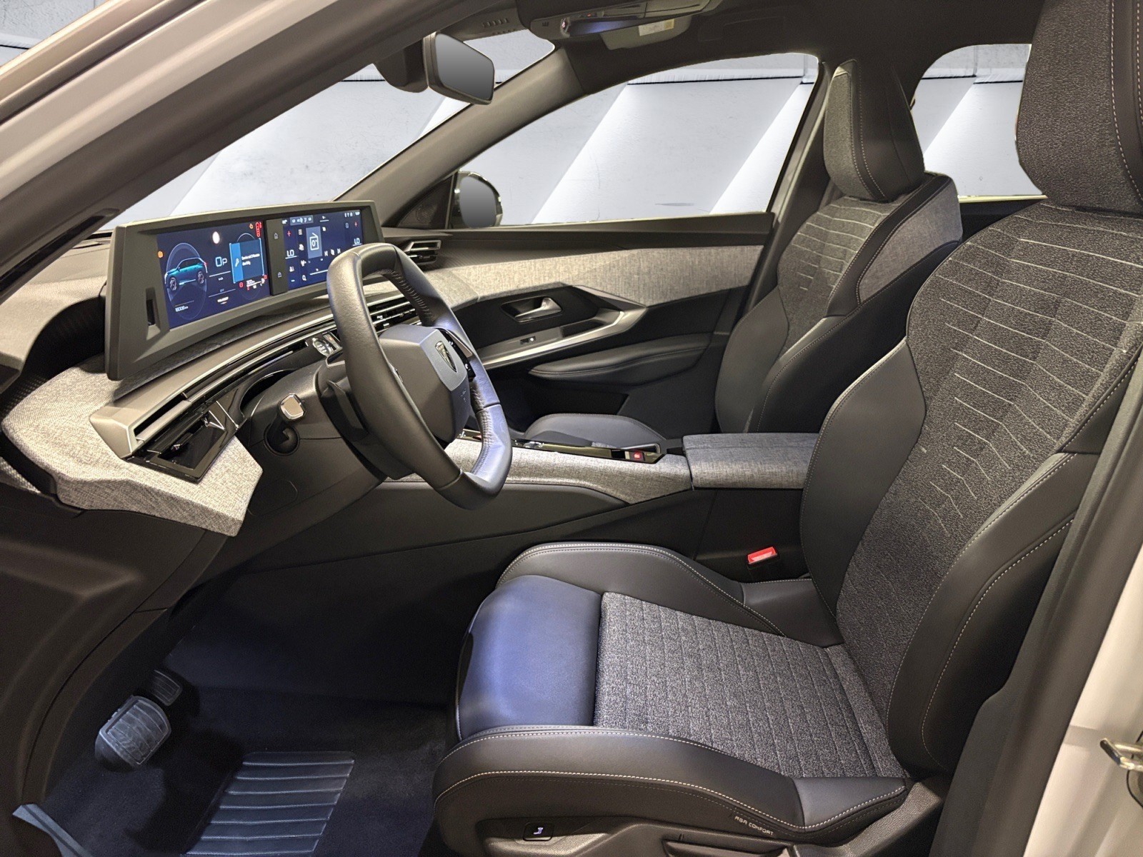 PEUGEOT 5008 145 Hybrid e-DCS6 Allure-image-12