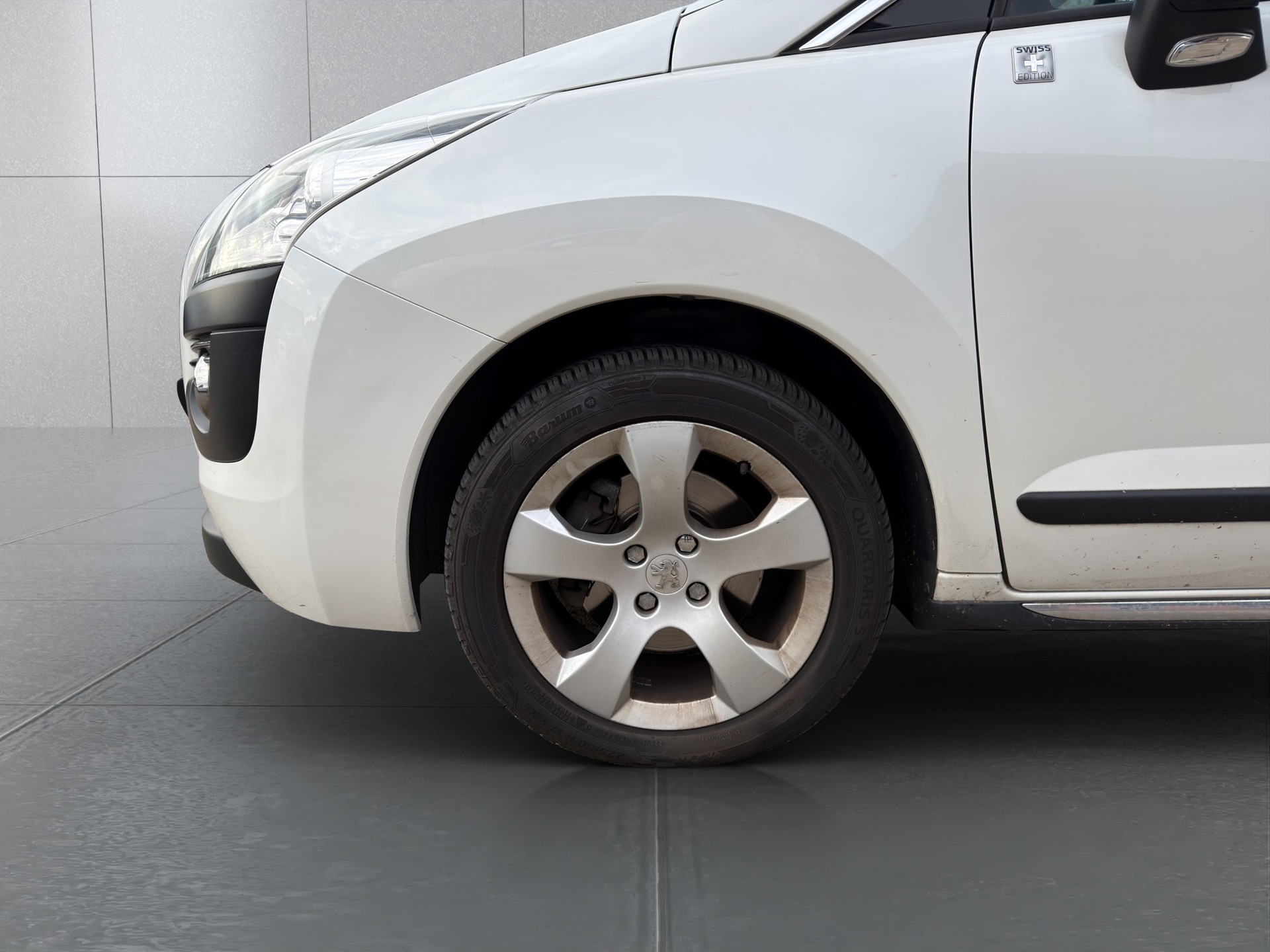 PEUGEOT 3008 2.0 HDI Swiss Edition Tiptronic-image-9