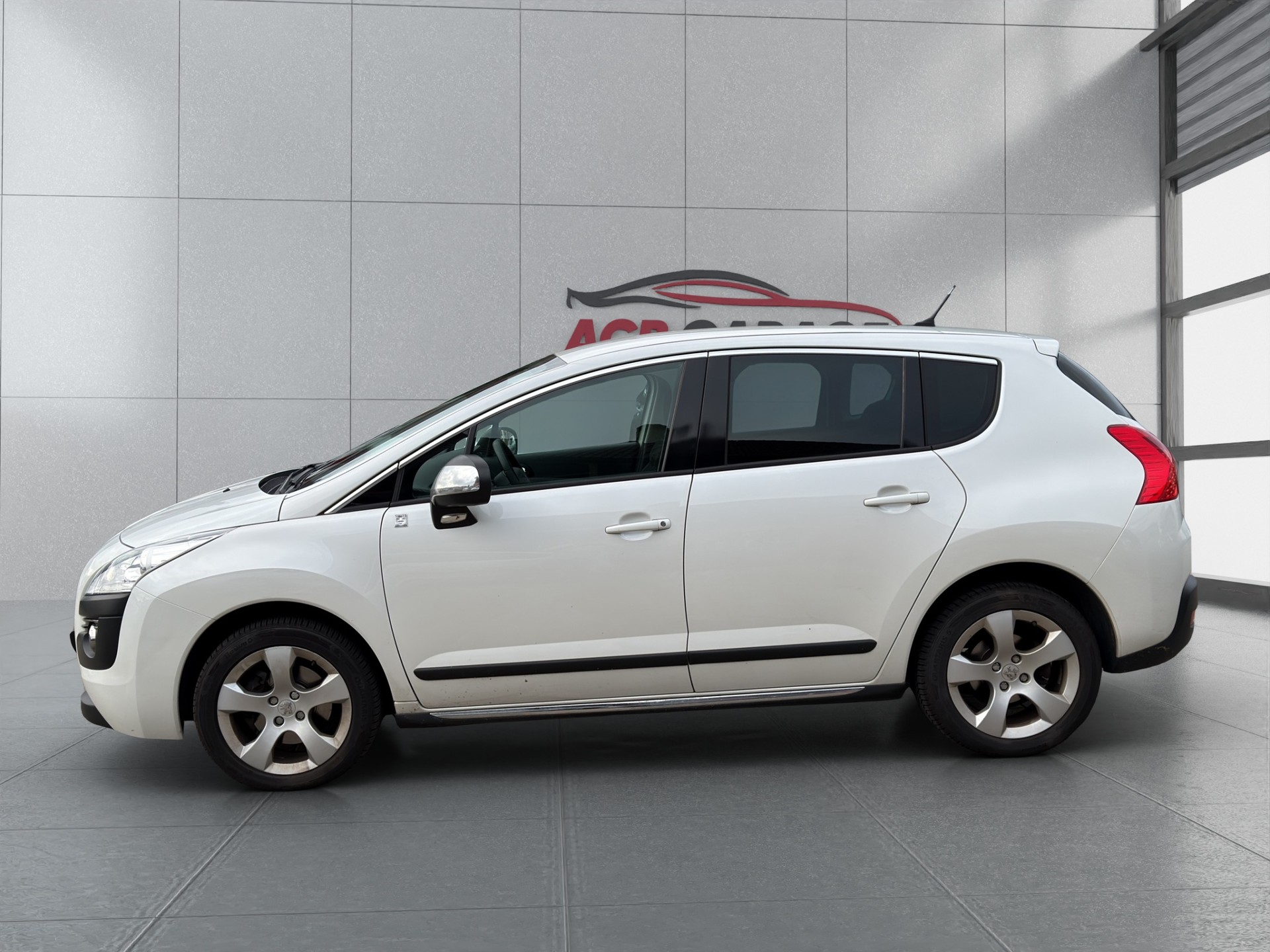 PEUGEOT 3008 2.0 HDI Swiss Edition Tiptronic-image-4