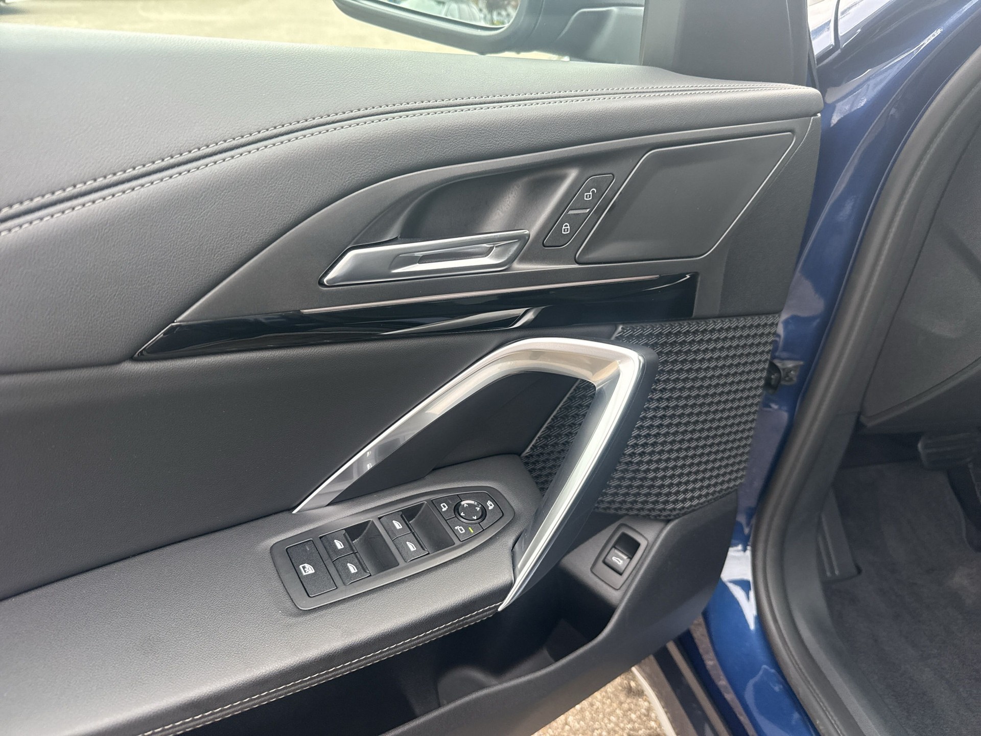 BMW X1 sDrive 18i xLine-image-16