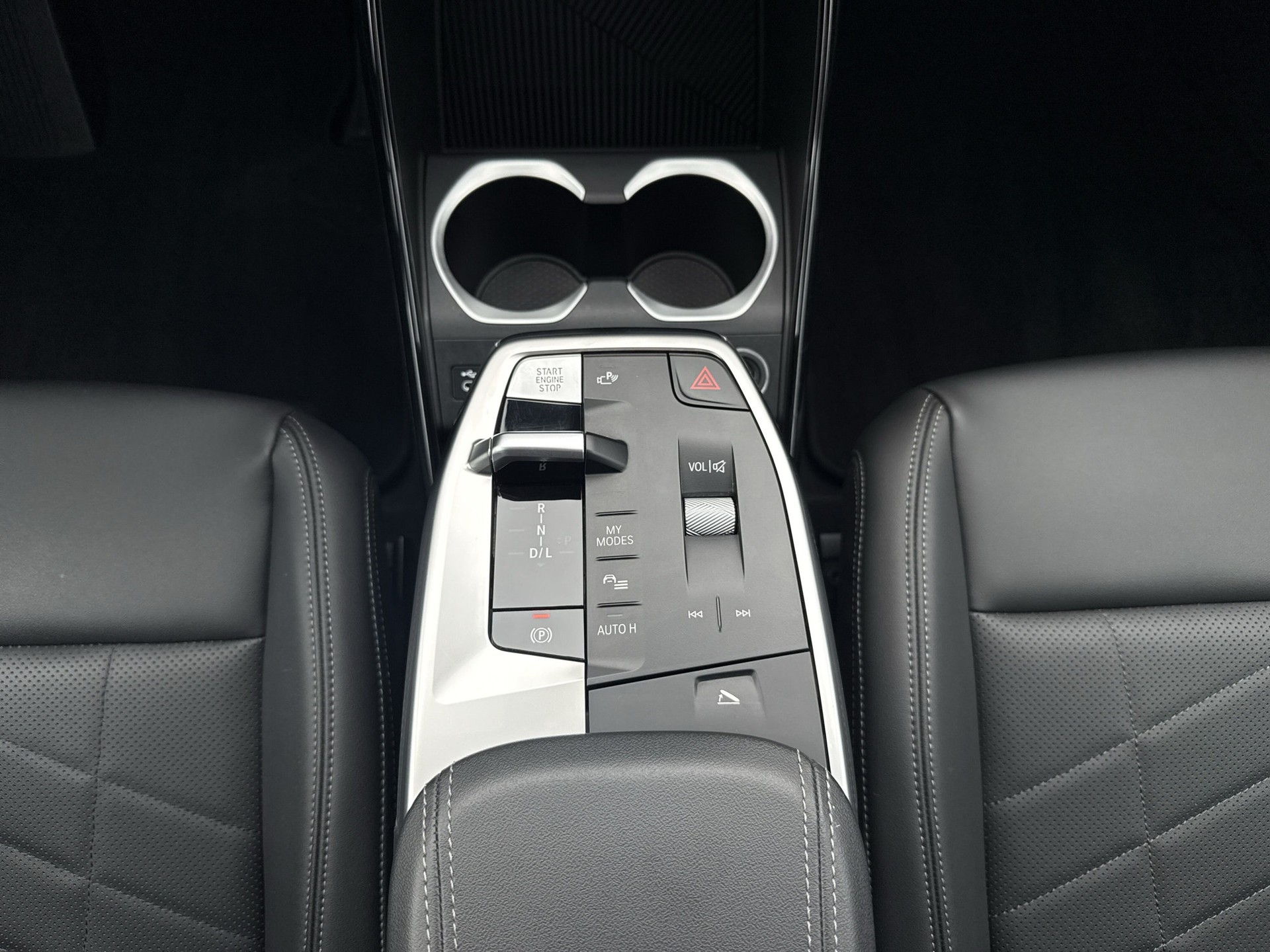 BMW X1 sDrive 18i xLine-image-12