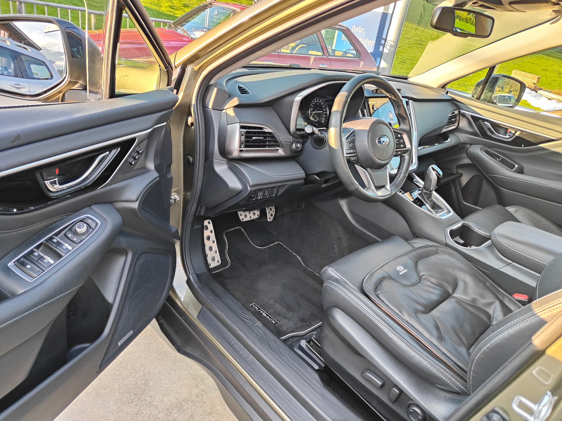SUBARU Outback 2.5i Luxury AWD Lineartronic-image-4