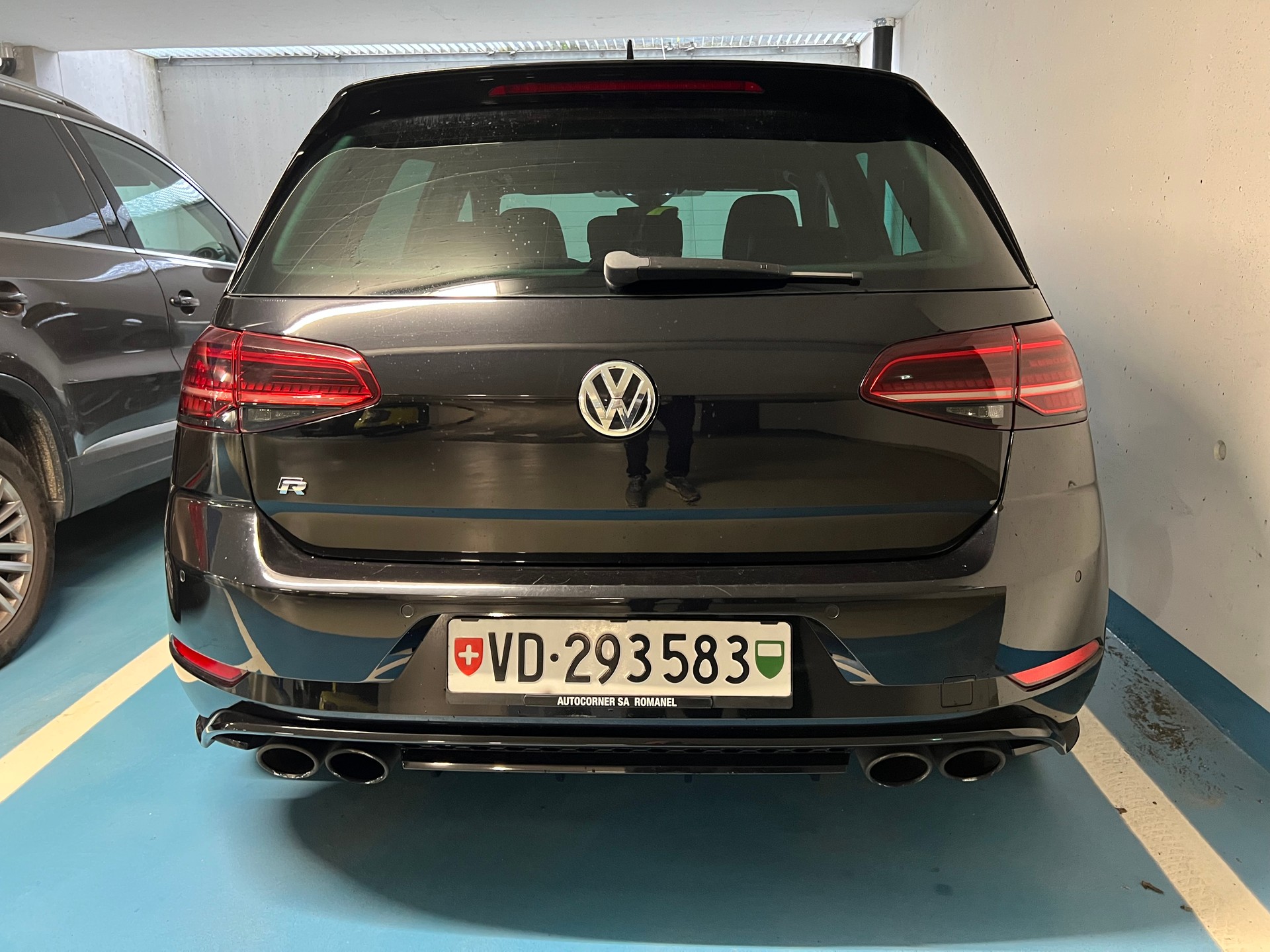 VW 2.0 TSI R 310 DSG 4motion-image-1