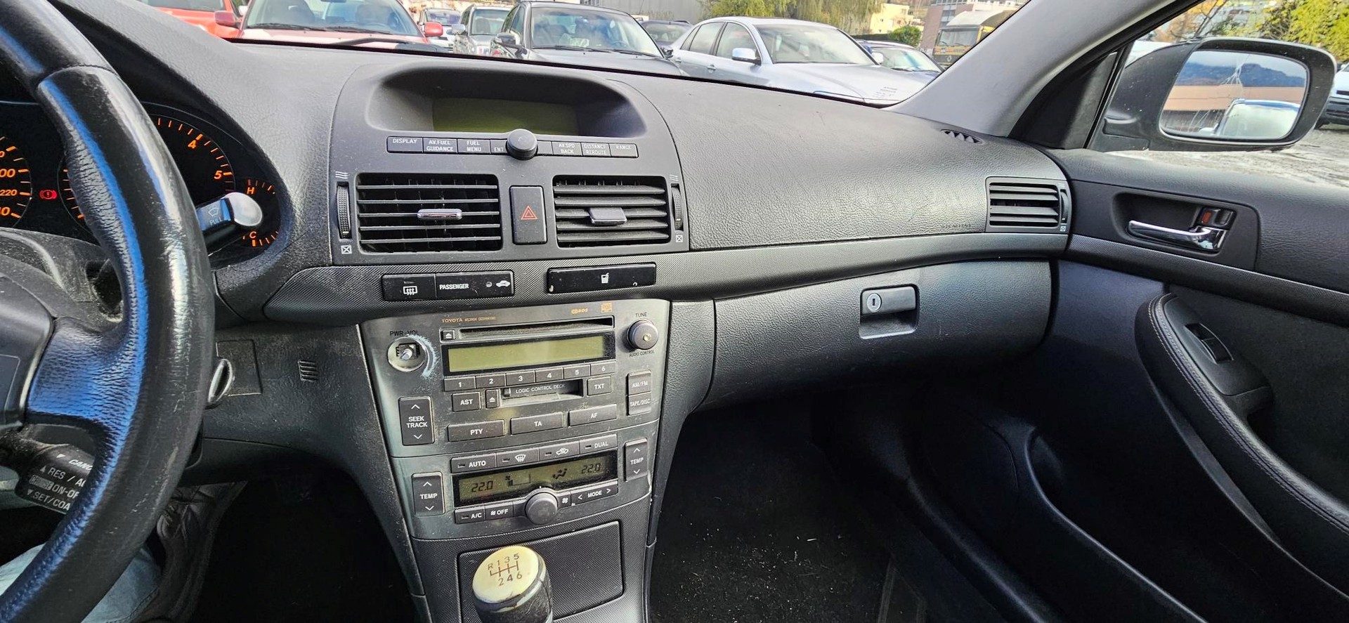 TOYOTA Avensis 2.2D-4 D Linea Sol Sportswagon-image-3