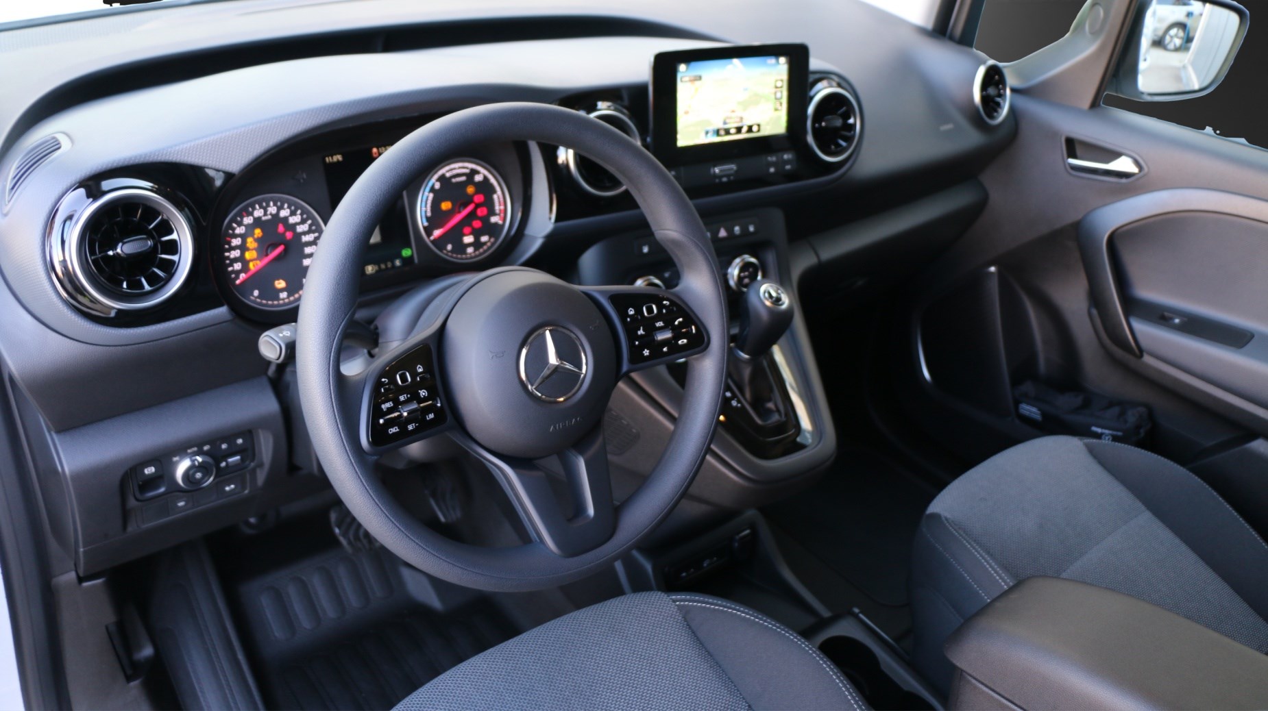 MERCEDES-BENZ ECITAN Standard 2716mm S 45KWh-image-5