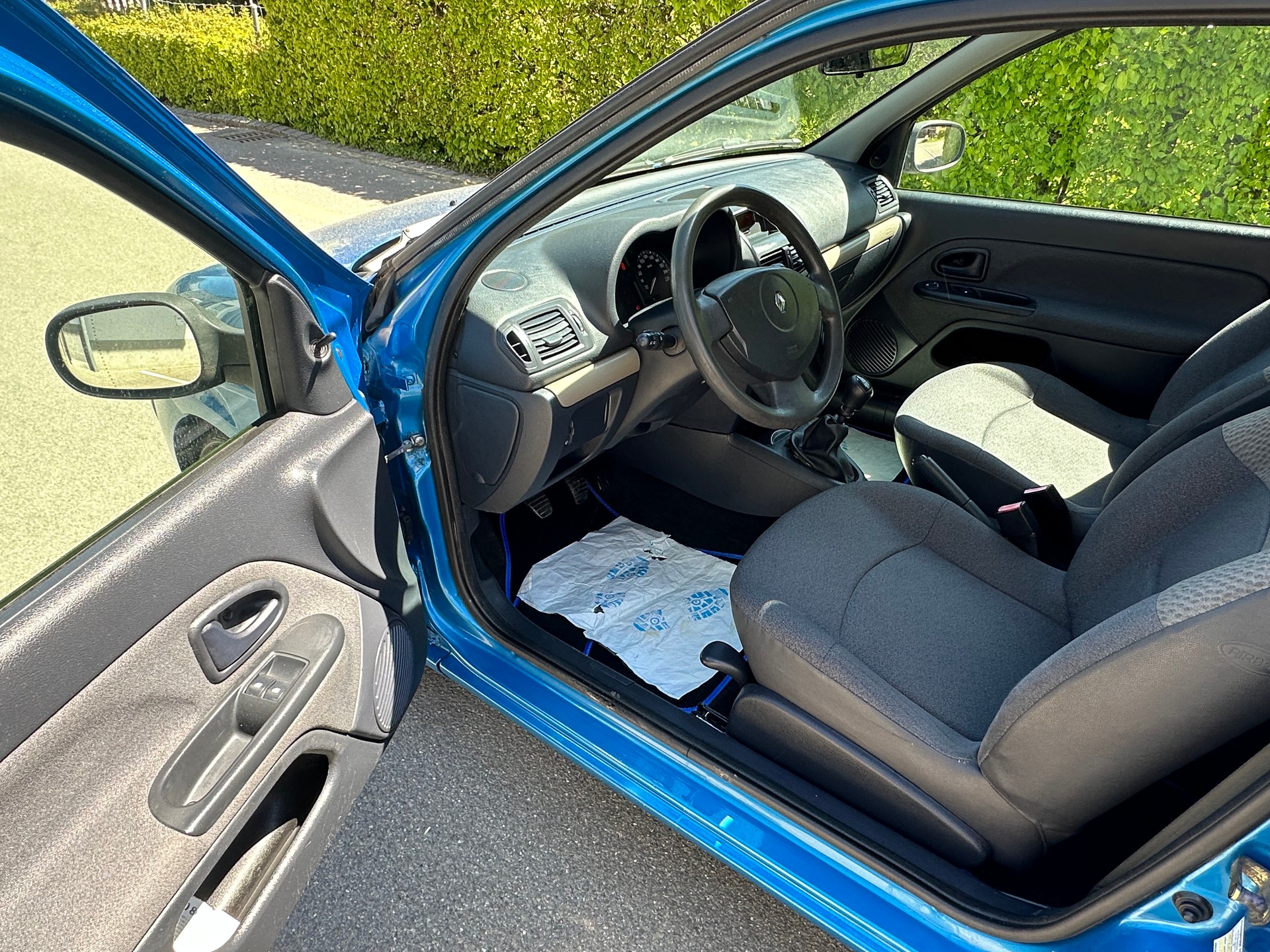 RENAULT Clio 1.2 16V Expression Confort-image-10