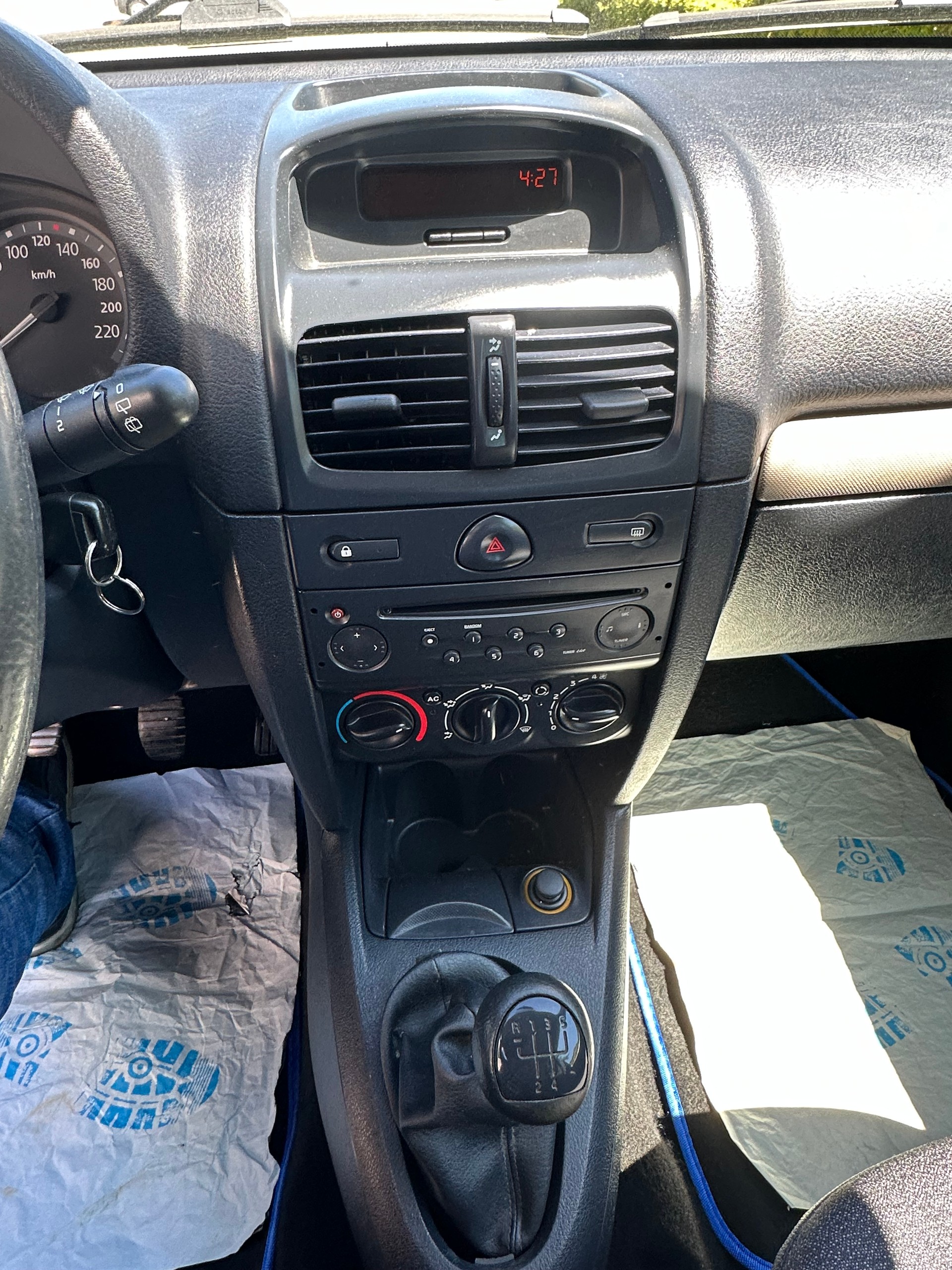 RENAULT Clio 1.2 16V Expression Confort-image-11
