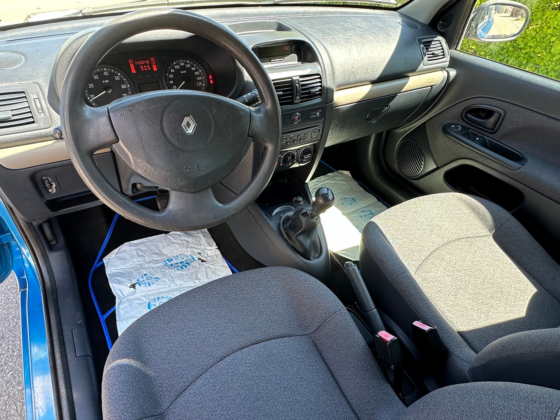 RENAULT Clio 1.2 16V Expression Confort-image-8
