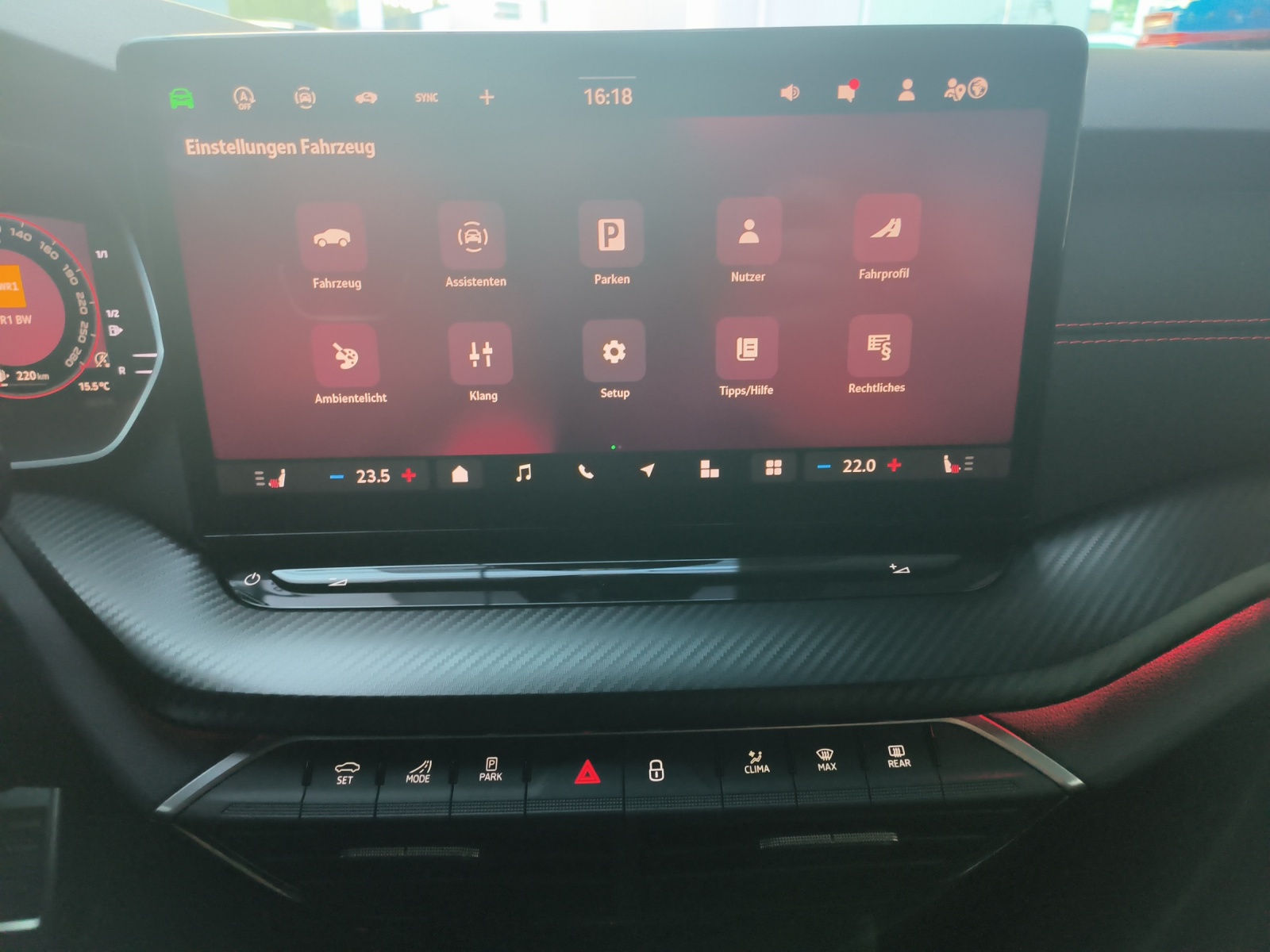 SKODA Octavia Combi 2.0 TSI DSG RS-image-9