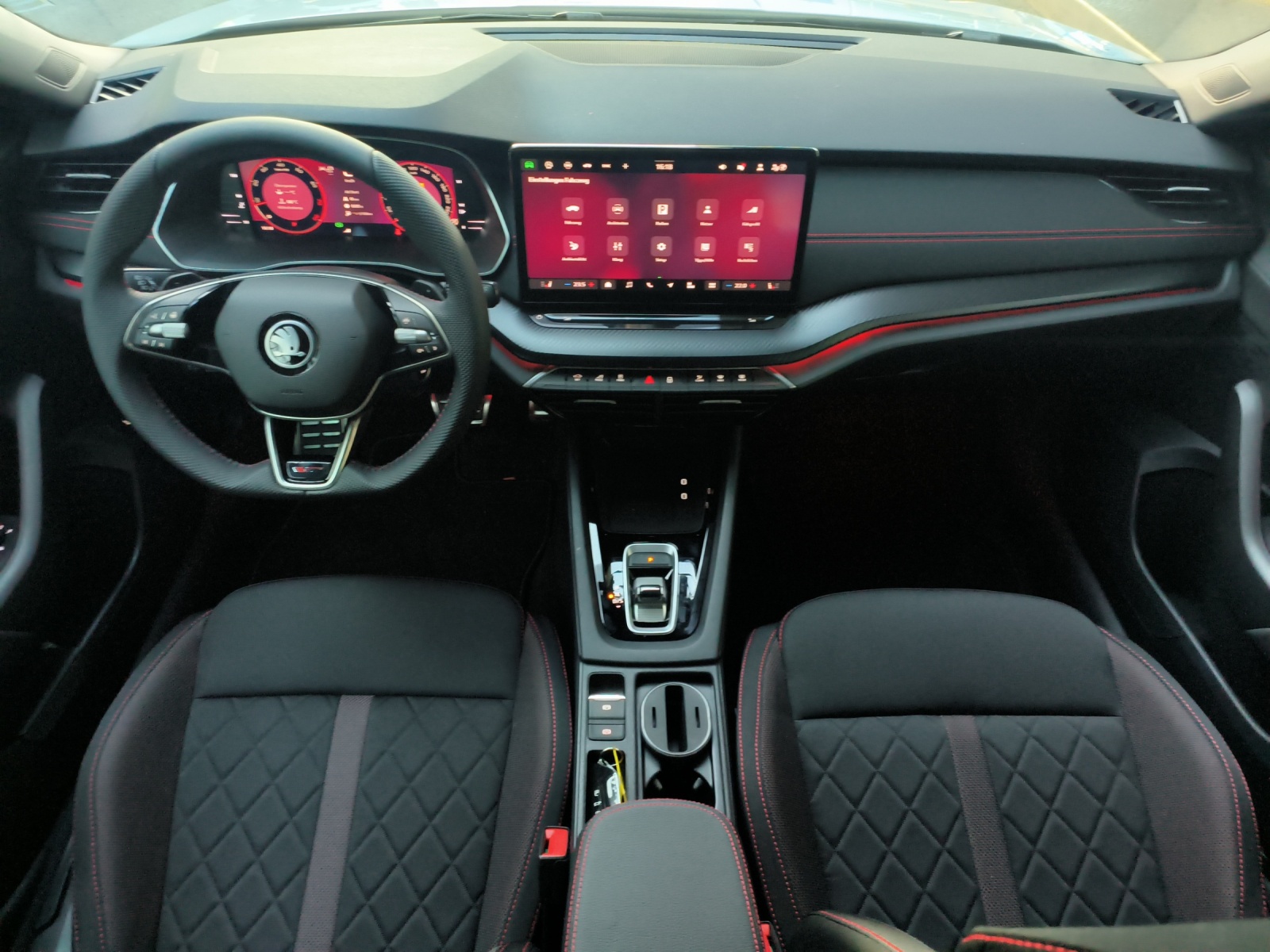 SKODA Octavia Combi 2.0 TSI DSG RS-image-7