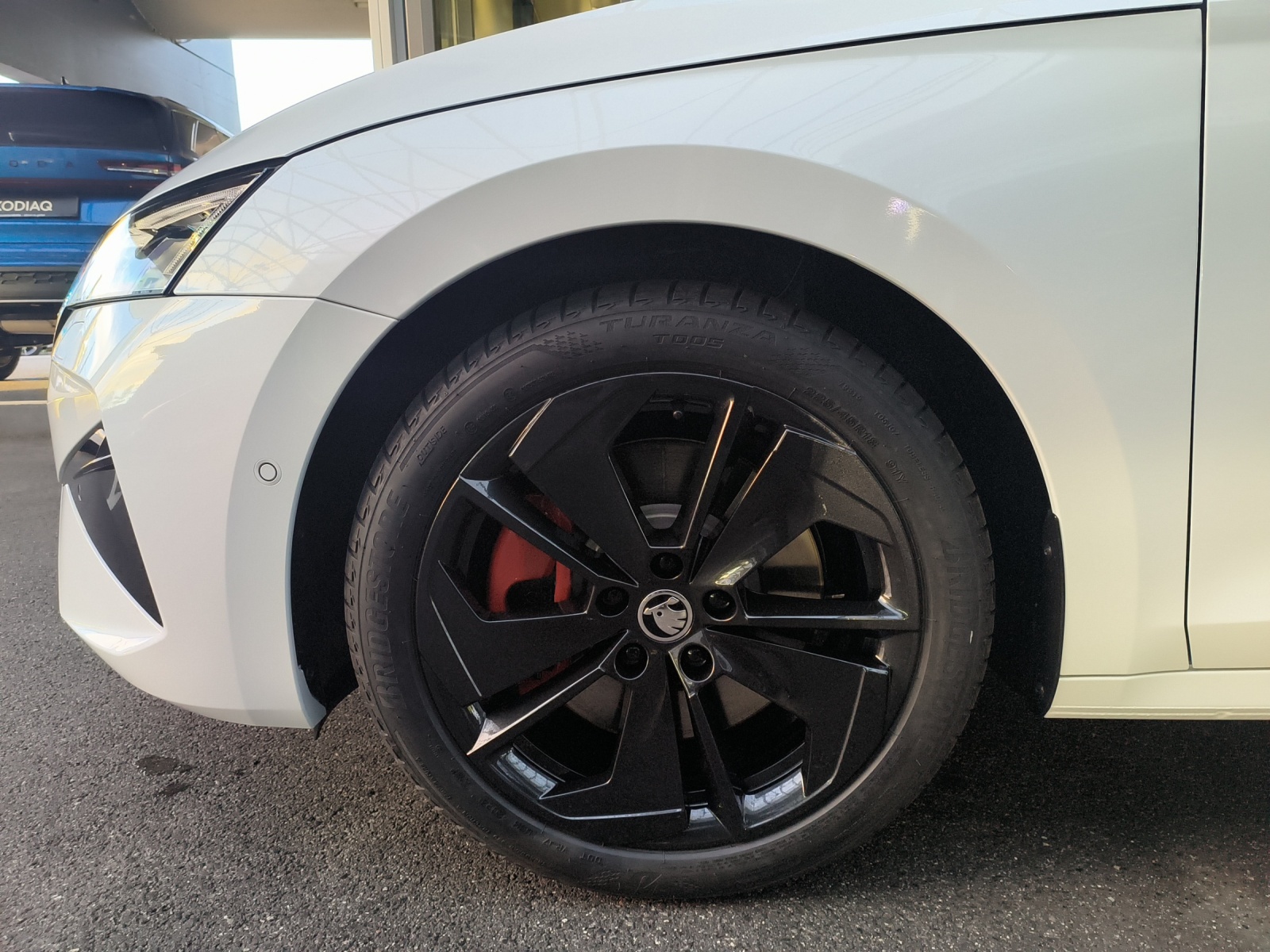 SKODA Octavia Combi 2.0 TSI DSG RS-image-14