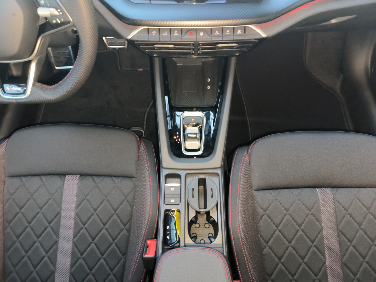 SKODA Octavia Combi 2.0 TSI DSG RS-image-11